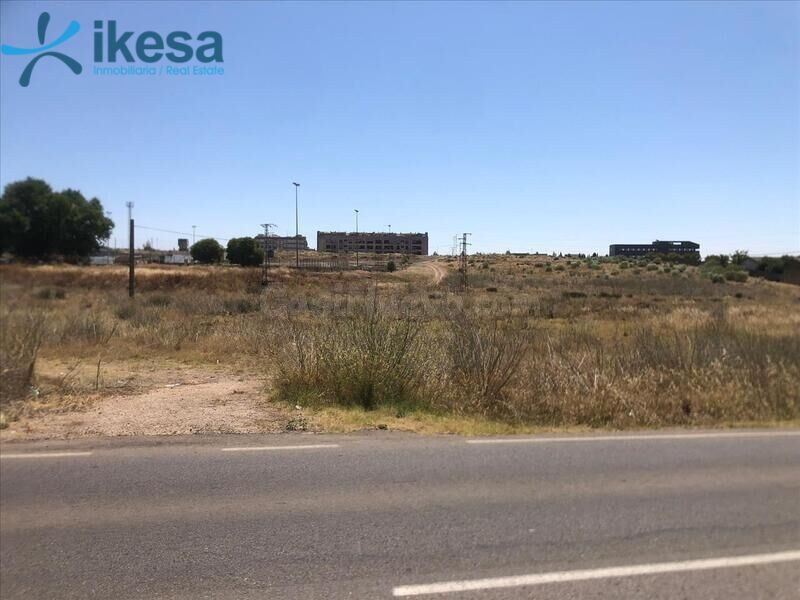 Venta de Suelo Urbano Terciario en Avenida del Lago, Mérida (Badajoz)