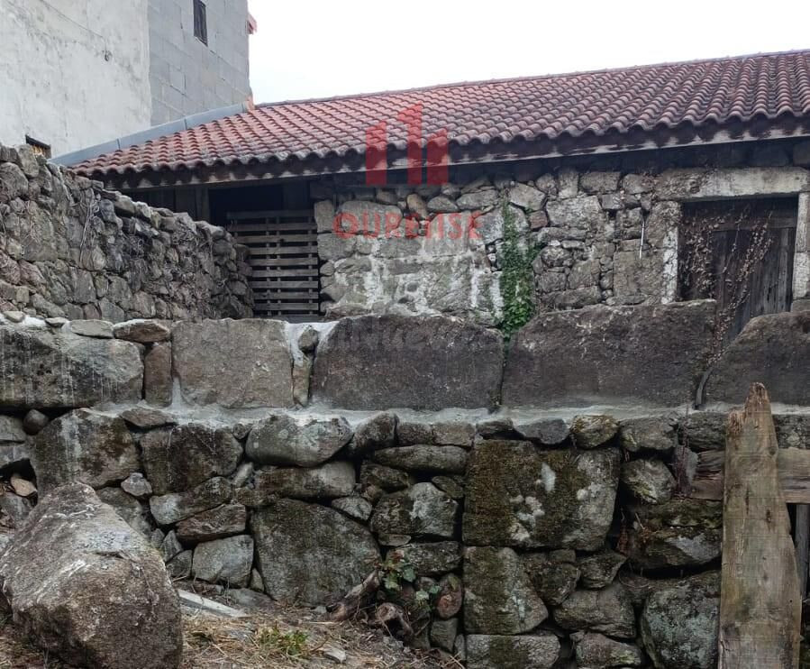 CASA PARA REAHABILITAR EN LA ZONA DE REQUEIXO DE CANDEDO