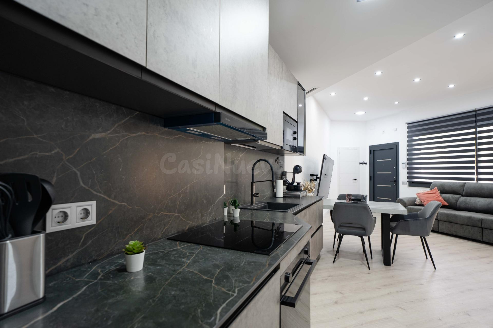 Planta baja de 2 habitaciones, totalmente reformada en Lloreda, lista para entrar a vivir