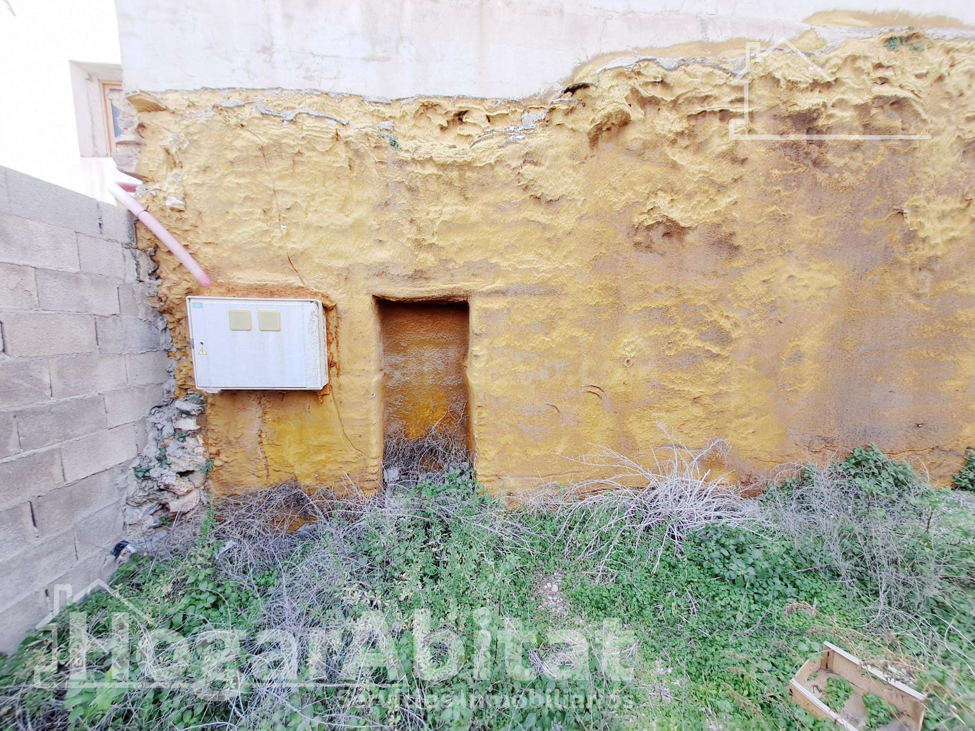 ¡OPORTUNIDAD INCREÍBLE! TERRENO URBANO ESQUINERO Y AMPLIO