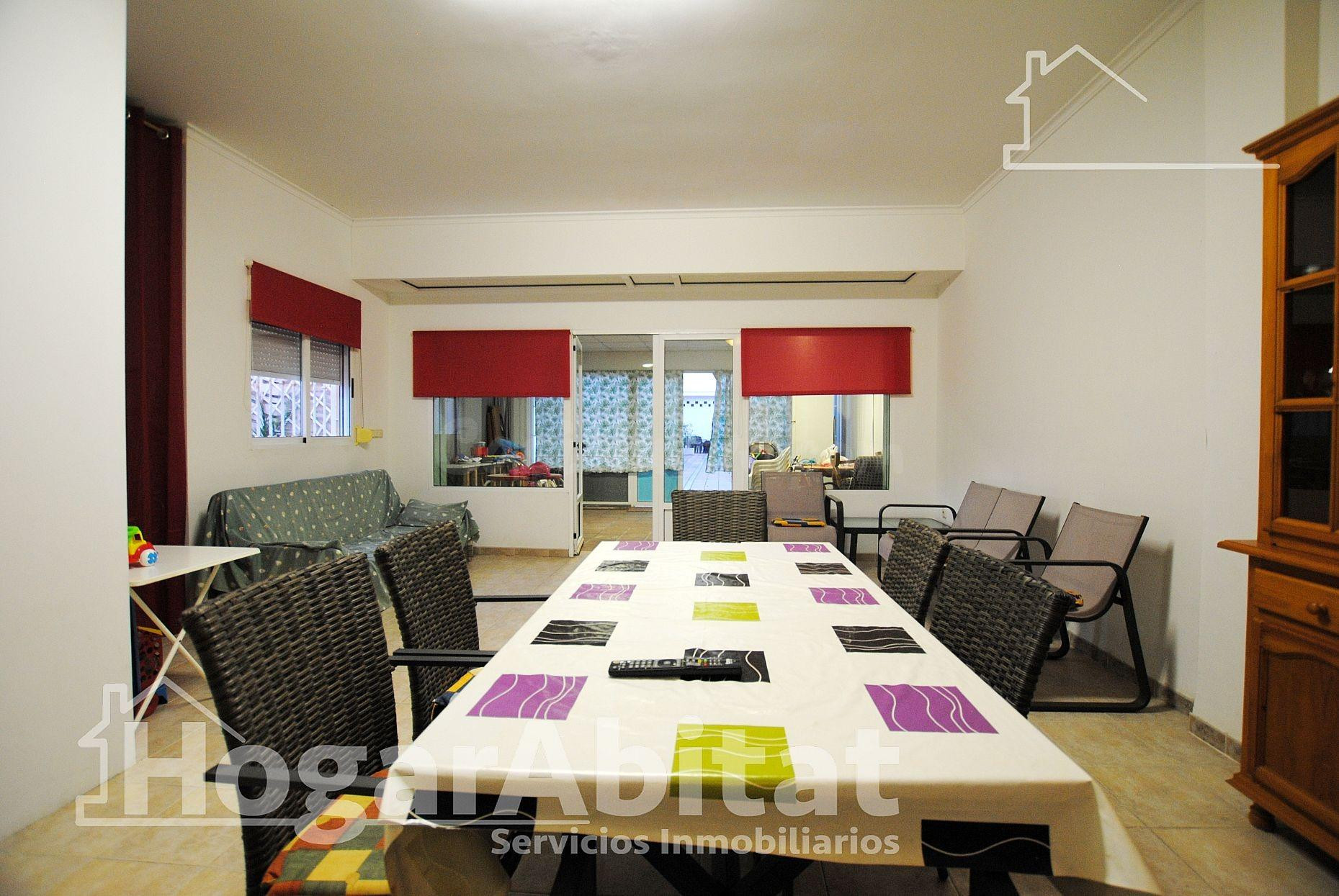 EXTERIOR CON TERRAZA JUNTO A LA PLAYA