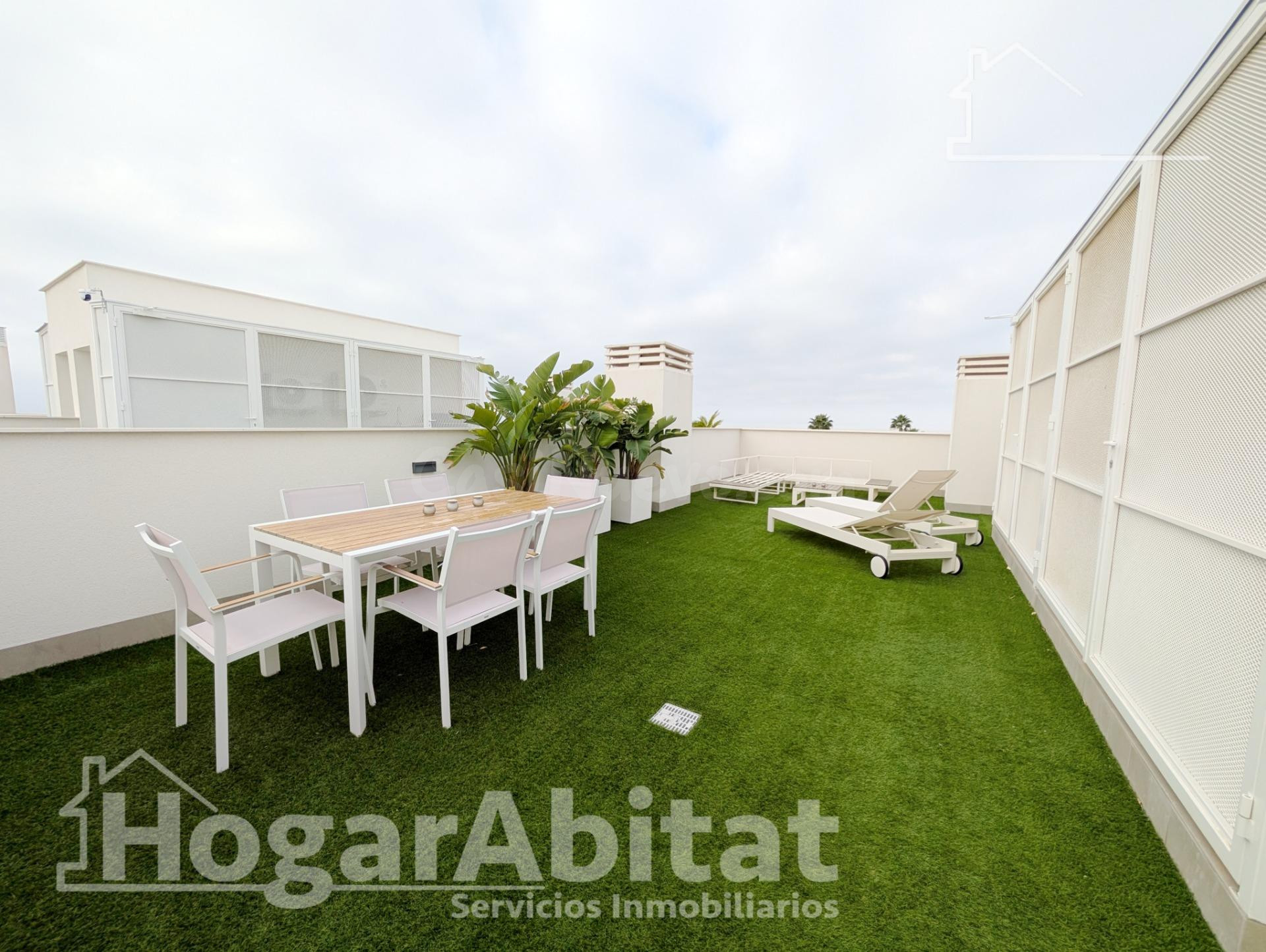 PRECIOSO ÁTICO SEMINUEVO CON PISCINA, GARAJE Y TRASTERO