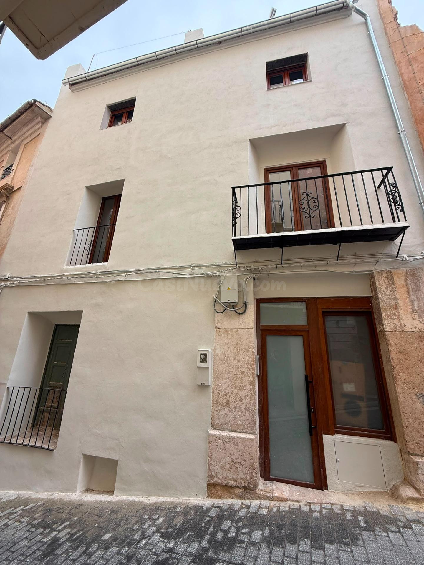ATENCIÓN INVERSOR: bajo para habilitar como vivienda EN EL CORAZÓN DE ONTINYENT
