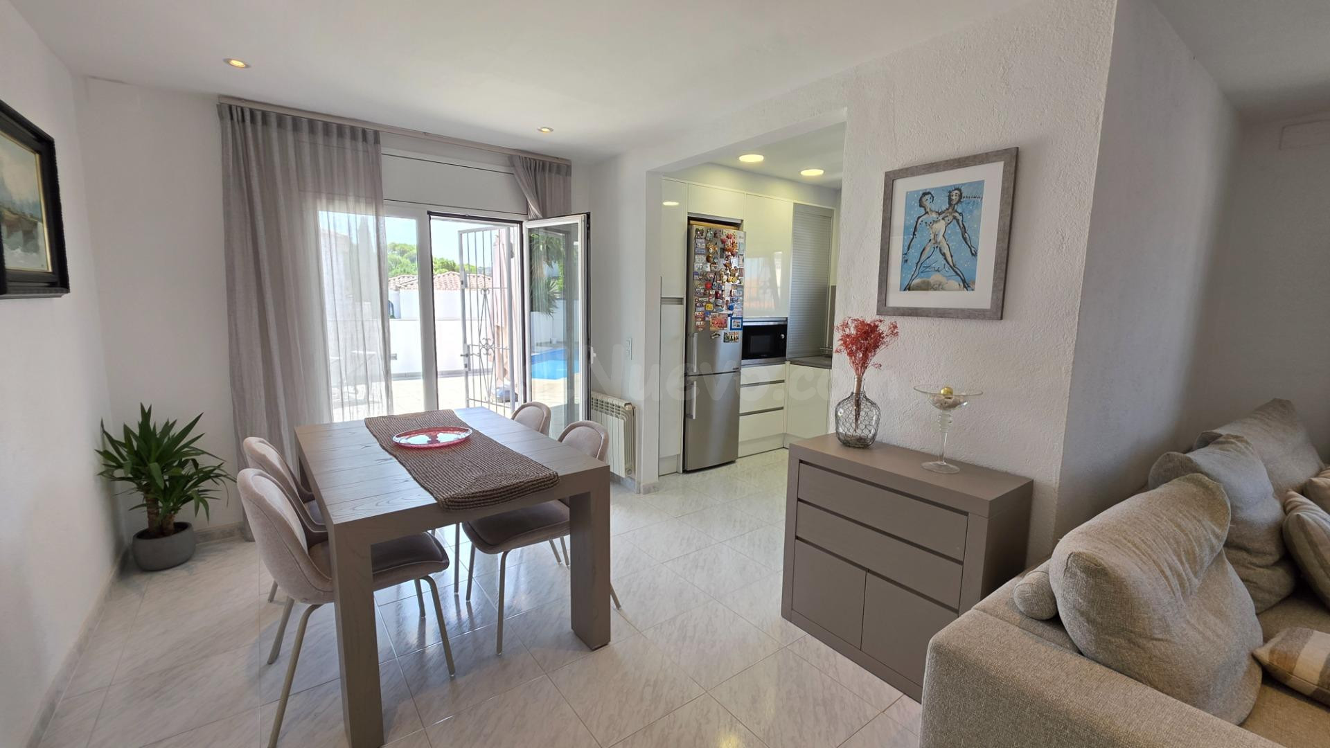 Villa con piscina privada en L'Escala: privacidad, luz y cal - foto 5