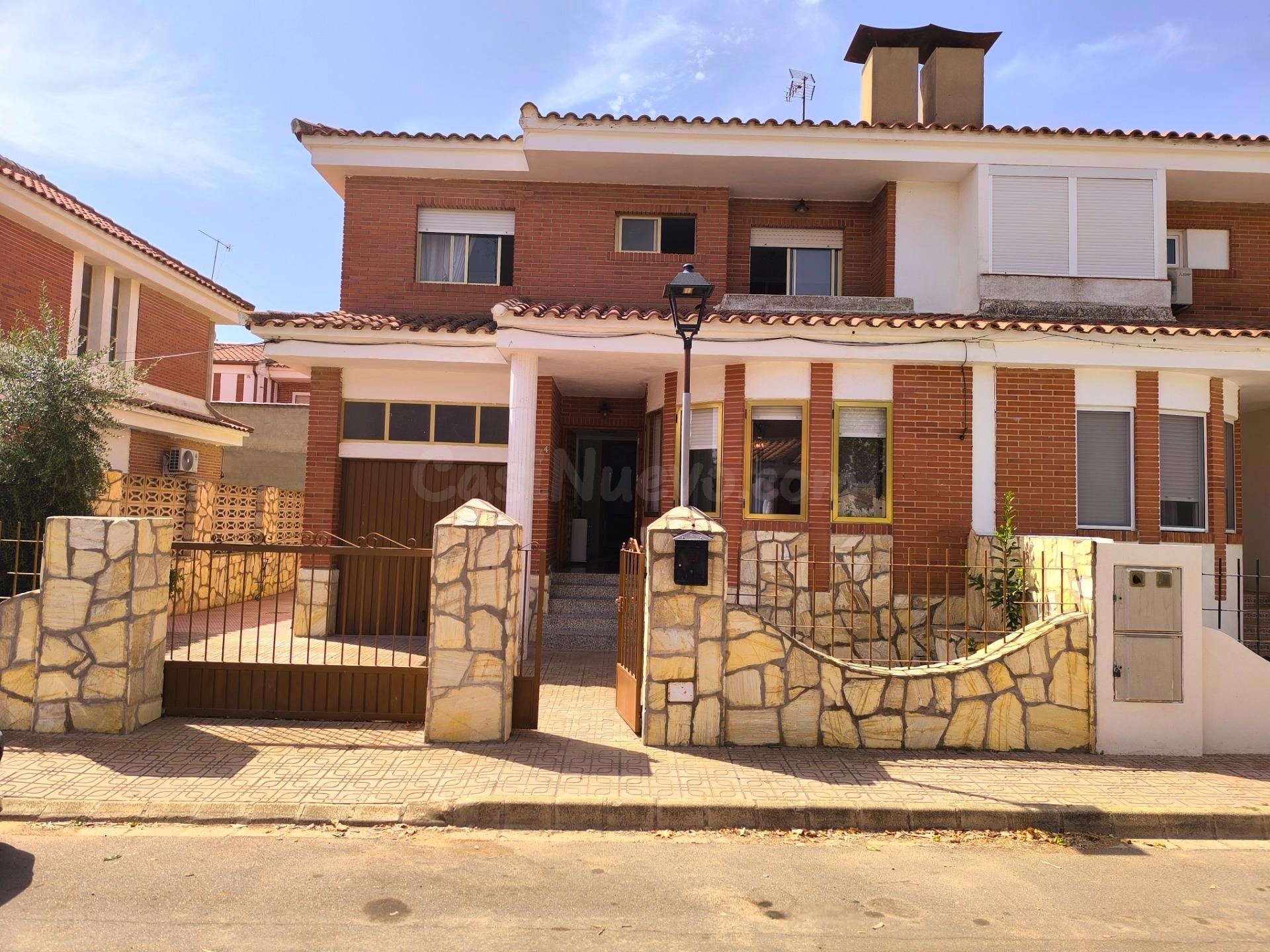 CHALET EN VENTA EN MADRIGUERAS ALBACETE. - foto 3