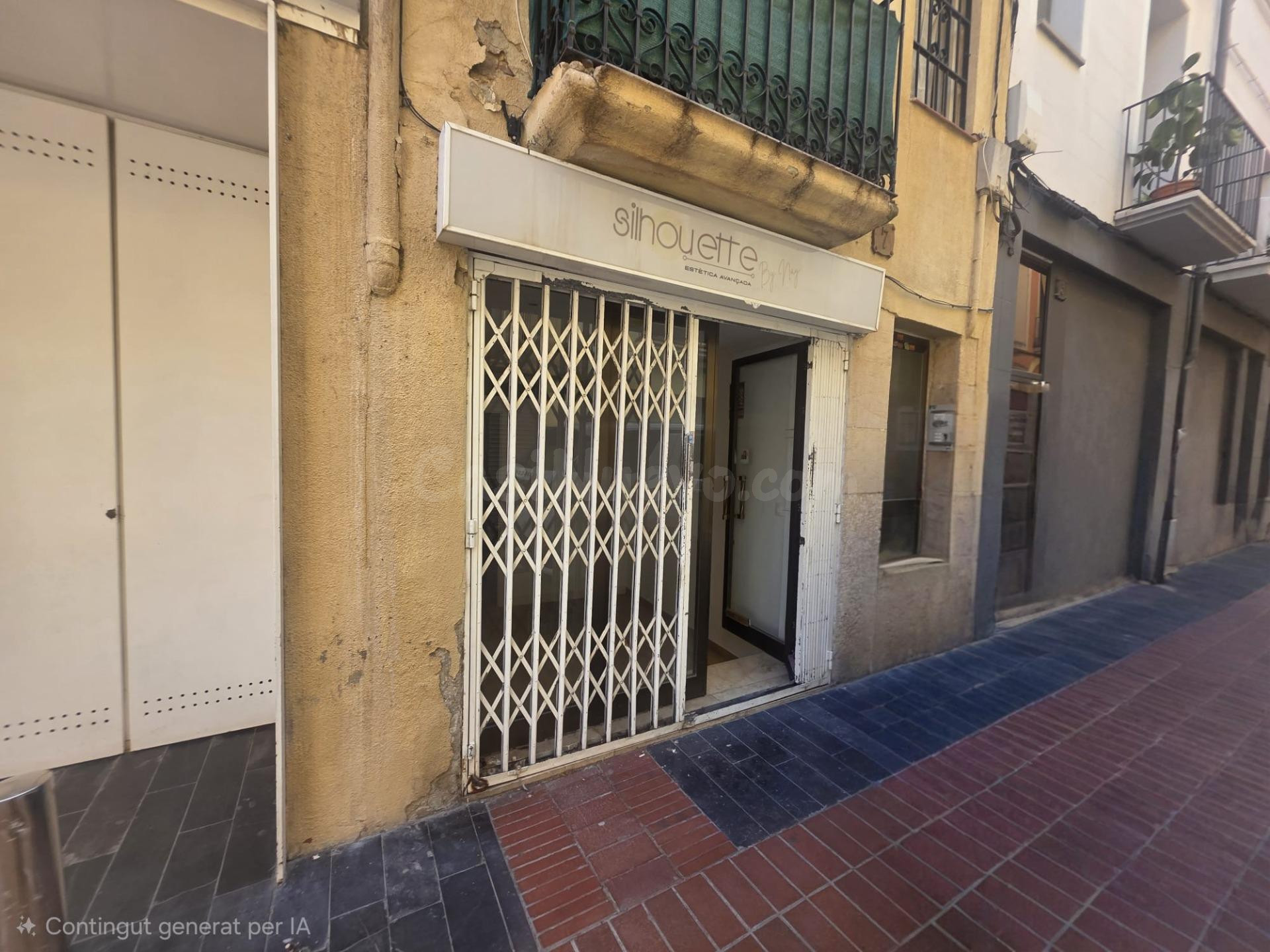 EXCELENTE OPORTUNIDAD DE INVERSIÓN O AUTOEMPLEO: LOCAL COMERCIAL A PIE DE CALLE