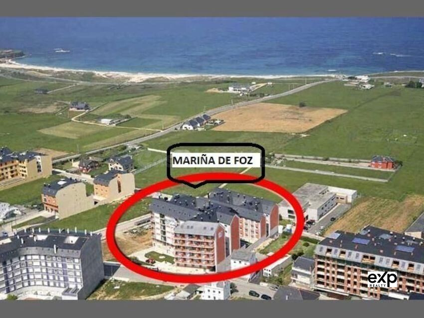 Amplio apartamento con balcón, piscina, garaje y vistas al m - foto 2