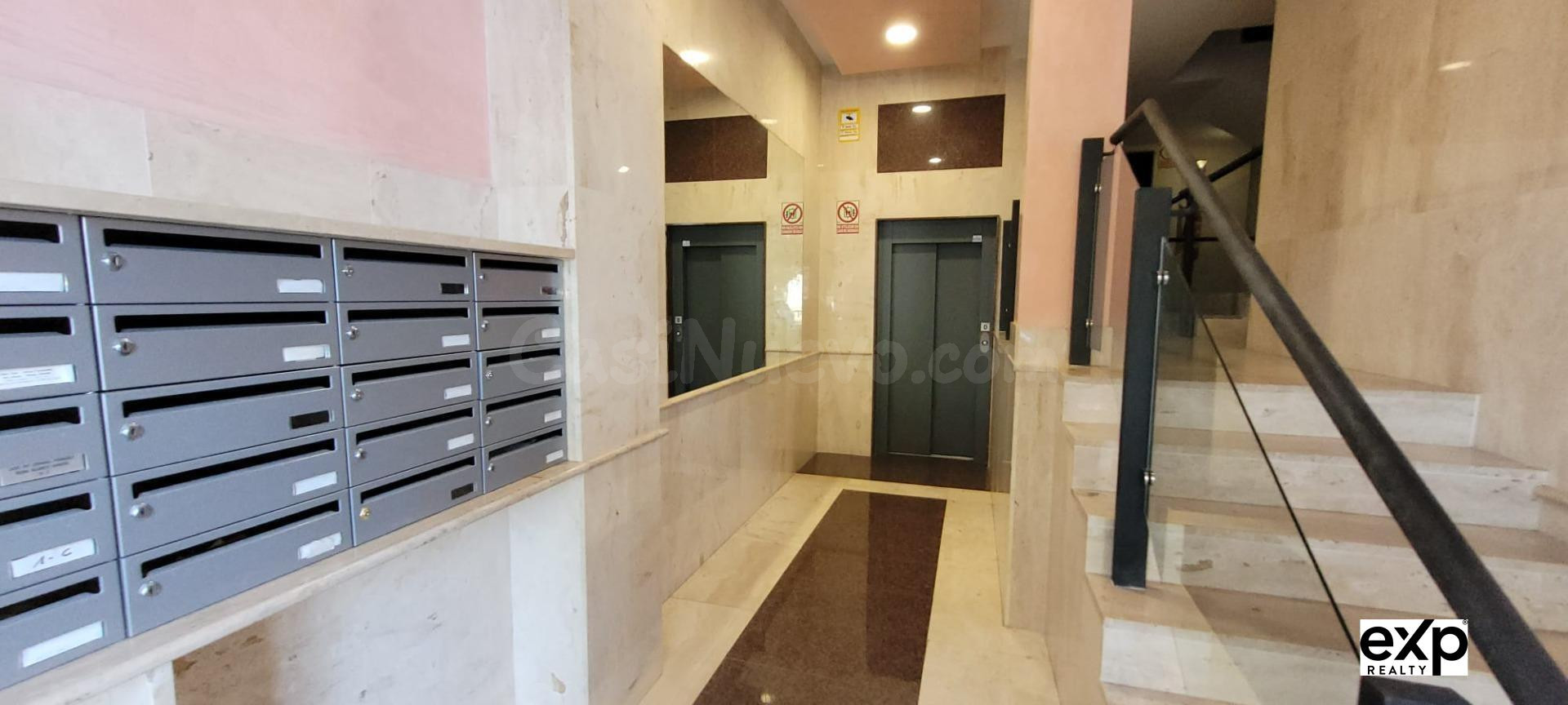 Amplio apartamento con balcón, piscina, garaje y vistas al m - foto 4