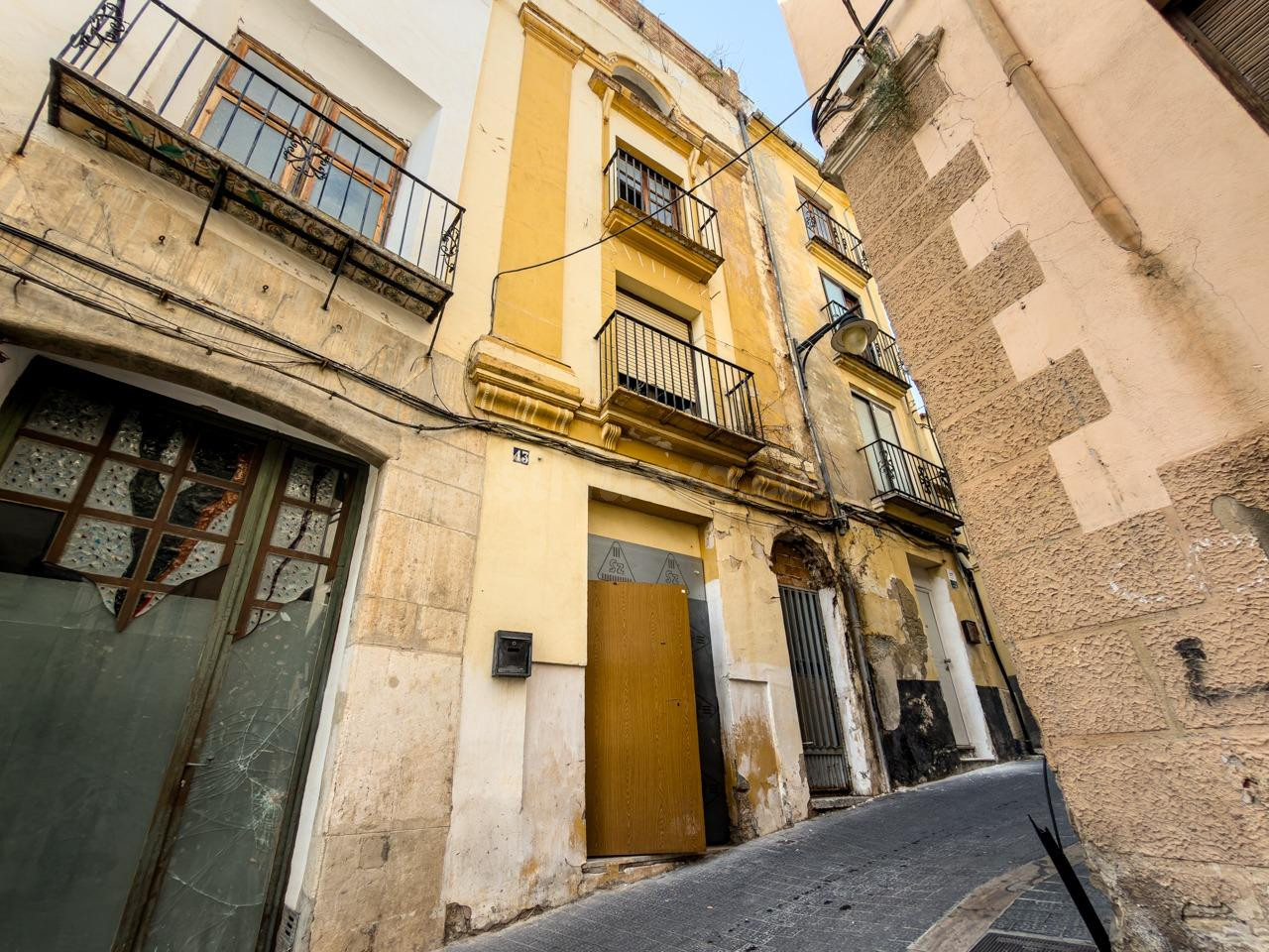 ATENCIÓN INVERSOR: EDIFICIO REHABILITAR EN EL CORAZÓN DE ONTINYENT
