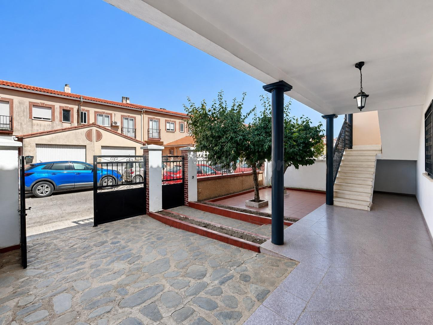 Una casa para toda la familia, con patio, garaje y lista par - foto 3