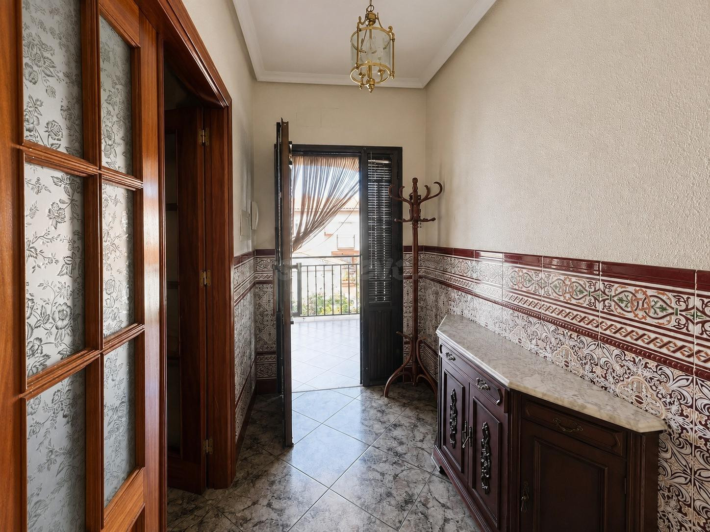 Una casa para toda la familia, con patio, garaje y lista par - foto 5