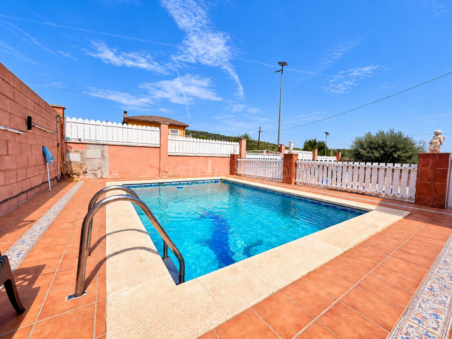Casa independiente con piscina y 681 m2 de parcela en Mas Borràs