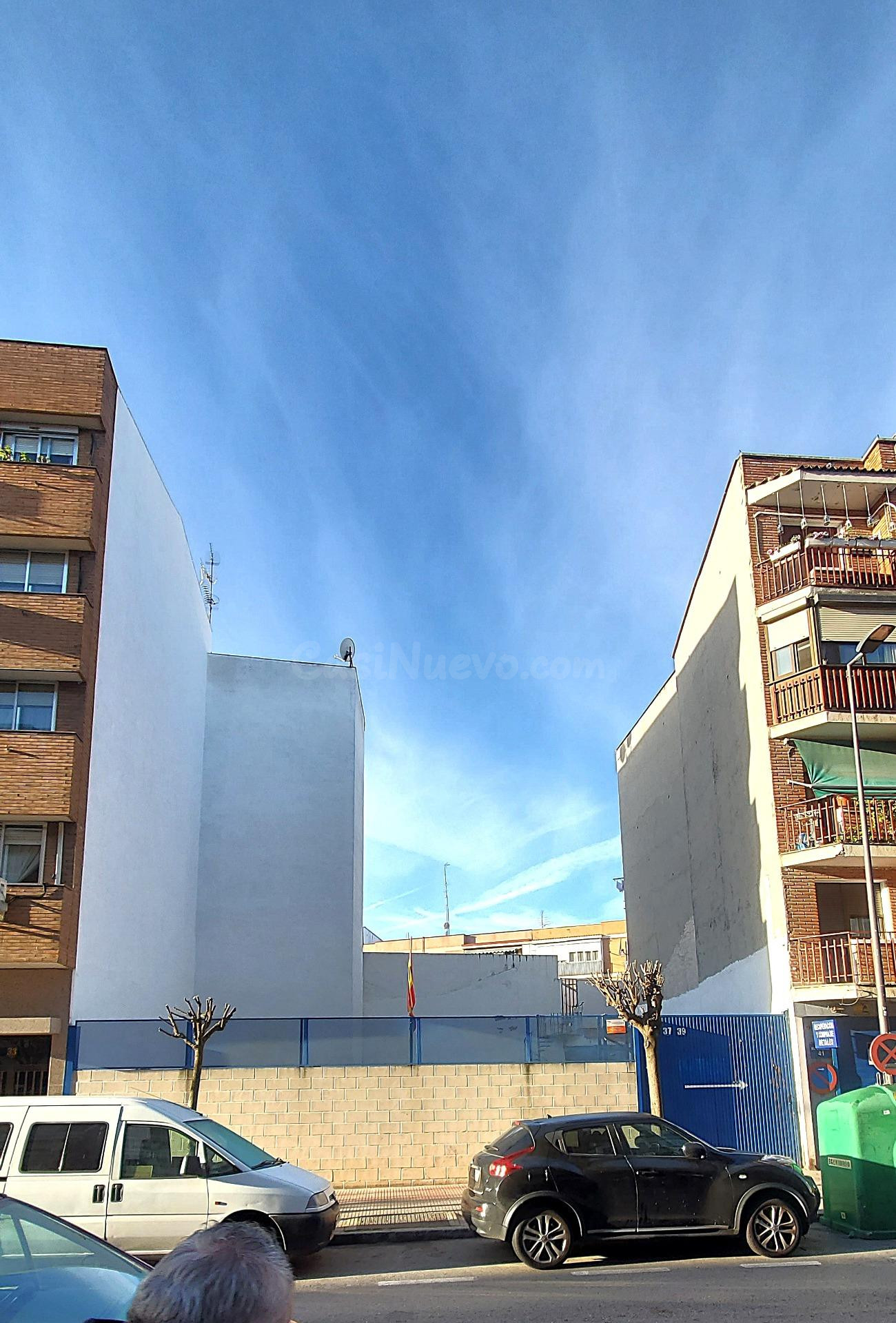 Solar urbano residencial de 240 m2 | 980 m2 edificables | Ce - foto 3
