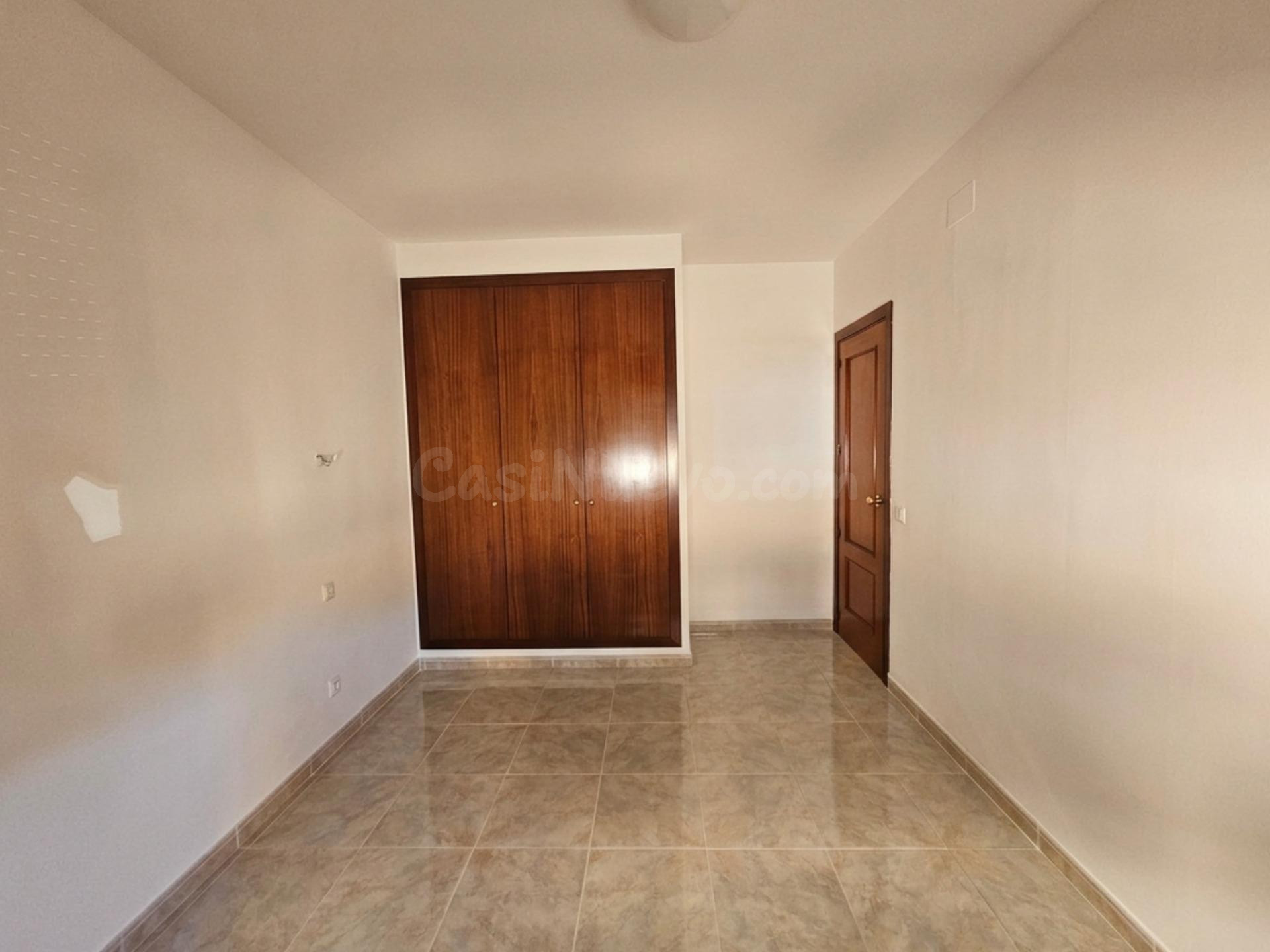 AMPLIA Y FUNCIONAL CASA DE 212 M2 CON GRAN GARAJE Y PATIO EN - foto 5