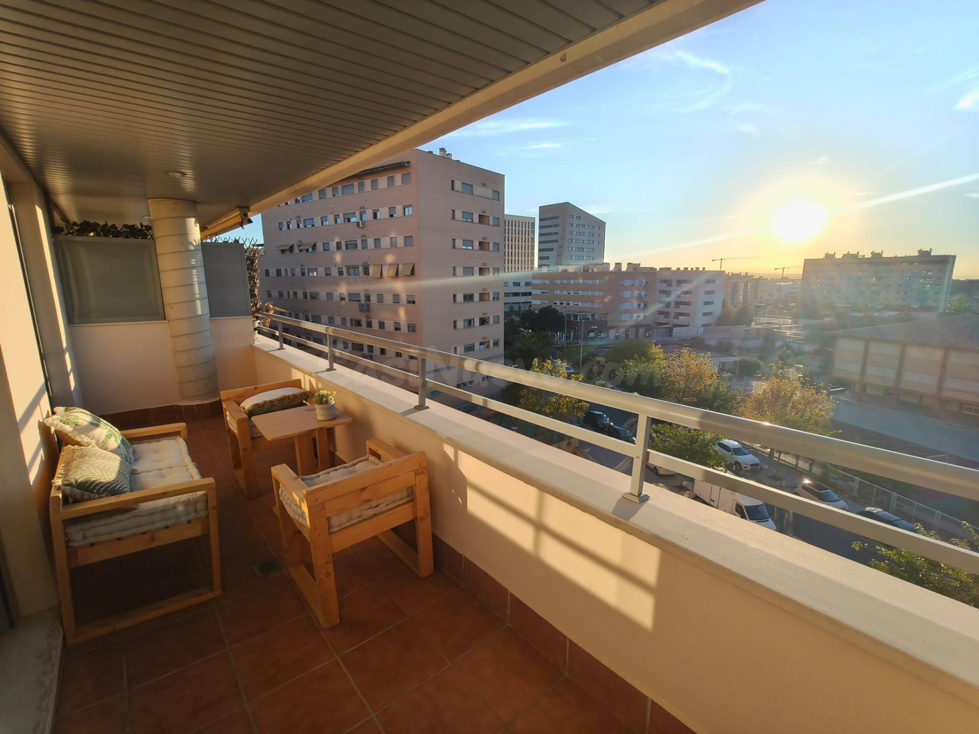 PISO DE 121 m2 CON DOS GRANDES TERRAZAS, PISCINA, GARAJE Y TRASTERO EN AVENIDA DE LA ILUSTRACIÓN