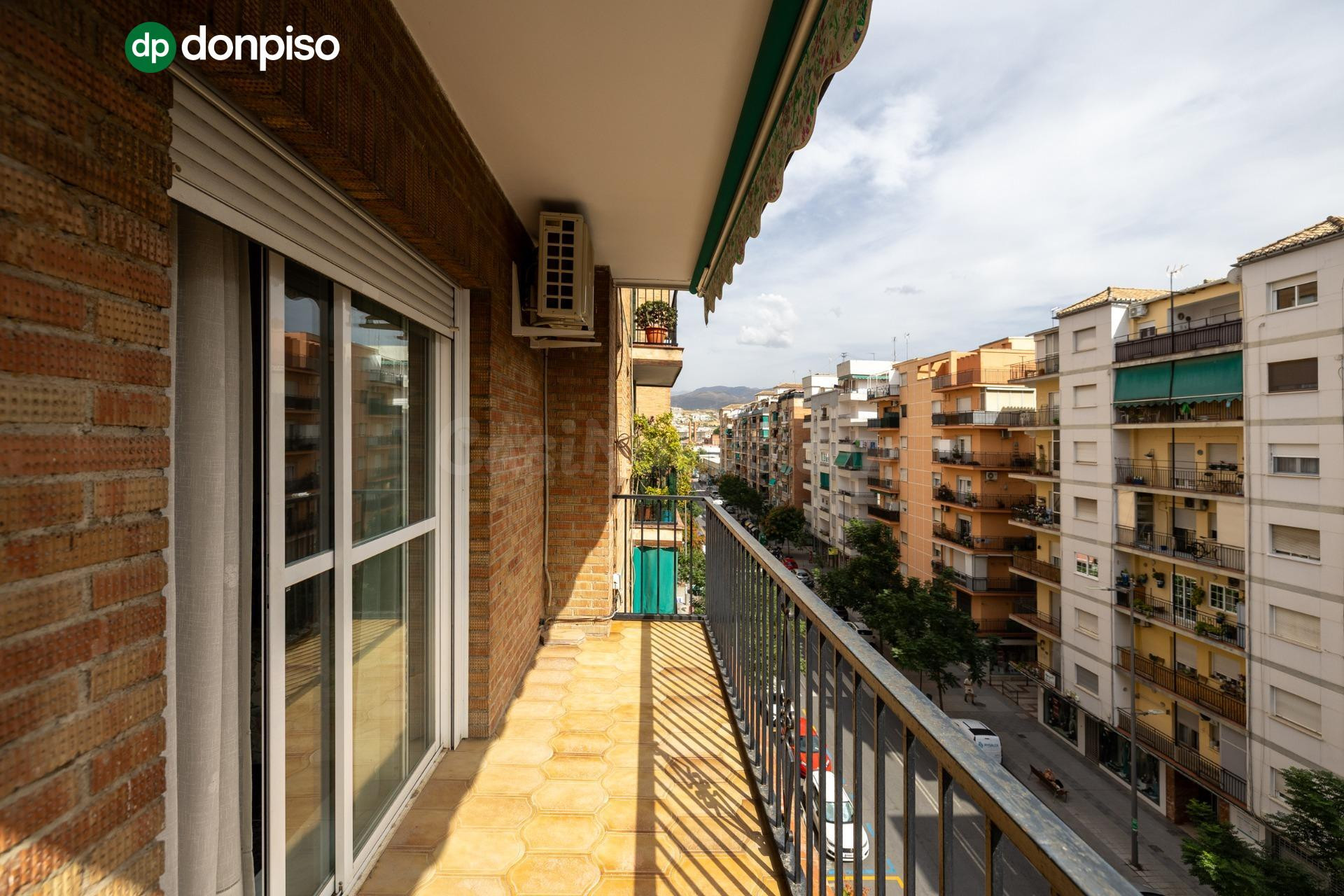✨ Piso de 3 dormitorios con terraza en el Zaidín – Espacio, comodidad y agradables vistas