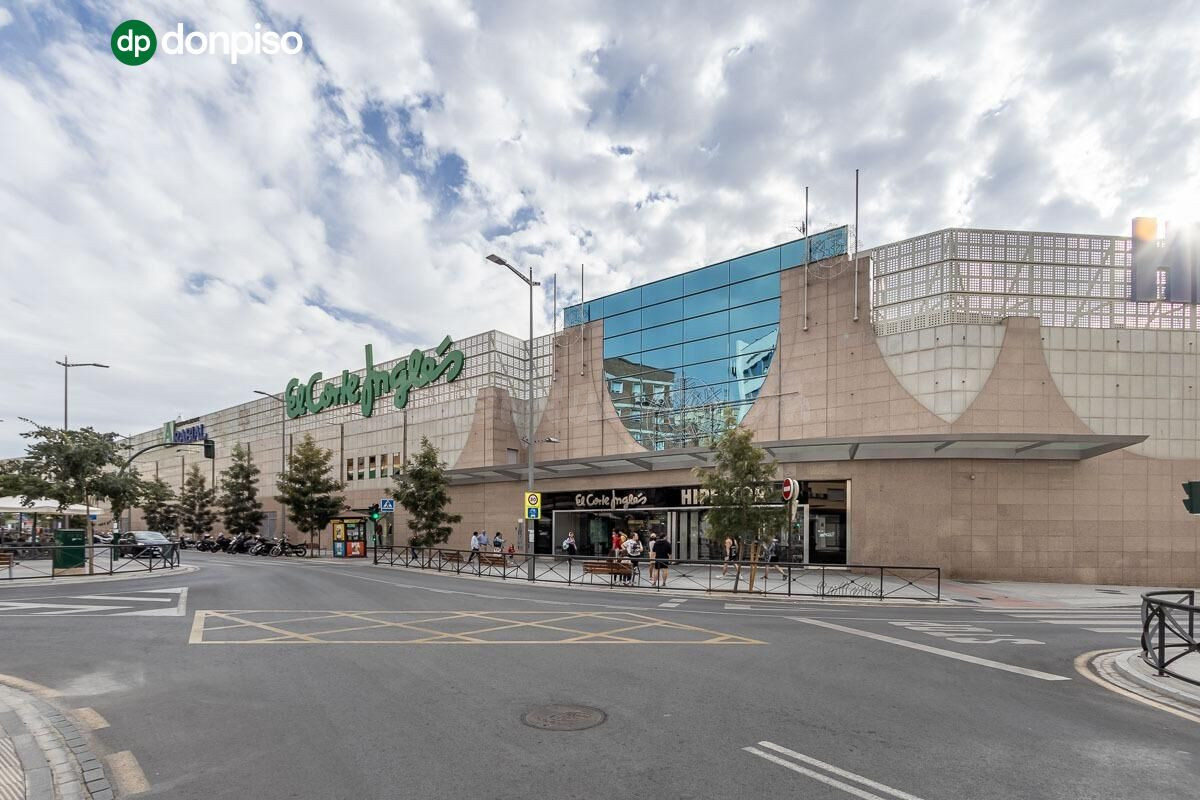 LOCAL COMERCIAL EN ARABIAL JUNTO HIPERCOR