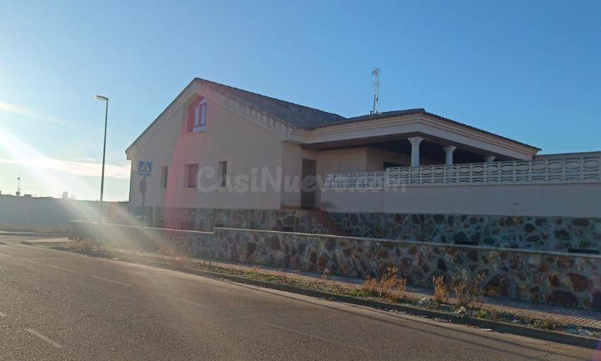 SE VENDE casa adosada OKUPA en C Magnolia 21 de Sonseca - foto 3