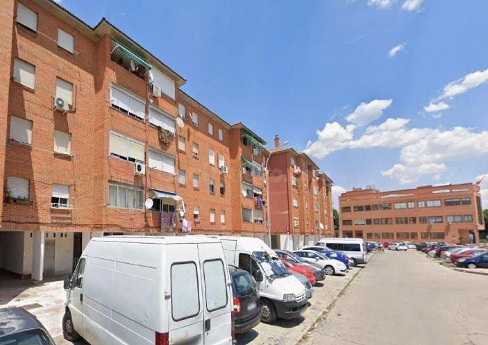 SE VENDE piso OKUPA en C Torrejon  de Torrejón de Ardoz - foto 2