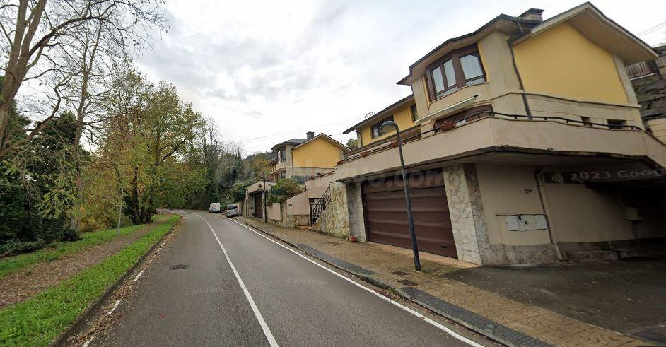SE VENDE piso OKUPADO en C Barrio Torres El Milagro Nº 32 Torrelavega (Cantabria)