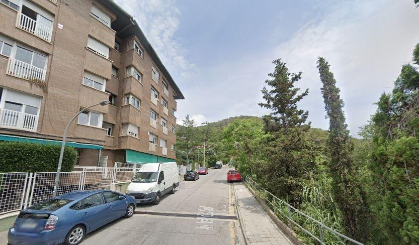 SE VENDE piso OKUPA en C Avenida Vall Del Sol 88 de Vallirana, Barcelona.