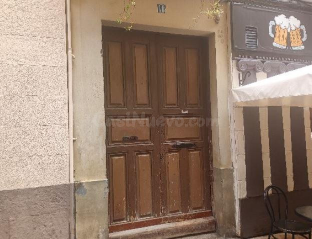 SE VENDE piso OKUPA en C Ramiro El Monje 18 de Huesca - foto 2