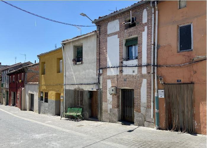 SE VENDE casa  OKUPA en C Cogeces 19 de Cuéllar - foto 3