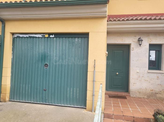 SE VENDE casa  OKUPA en C Zarcillo 3 de Cigales - foto 2