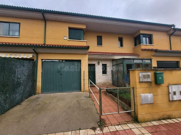 SE VENDE casa  OKUPA en C Zarcillo 3 de Cigales - foto 3