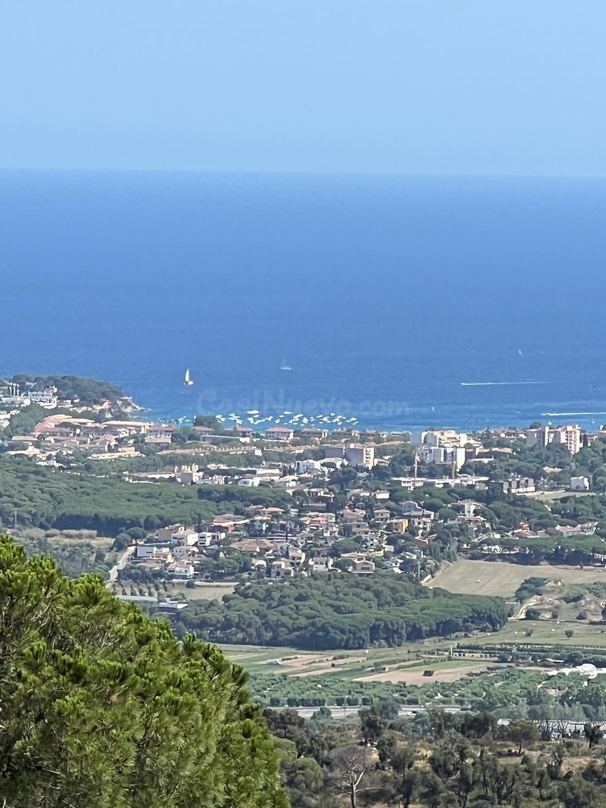 PARCELA EXCEPCIONAL DE 1.800 m2 CON VISTAS AL MAR – MAS NOU,