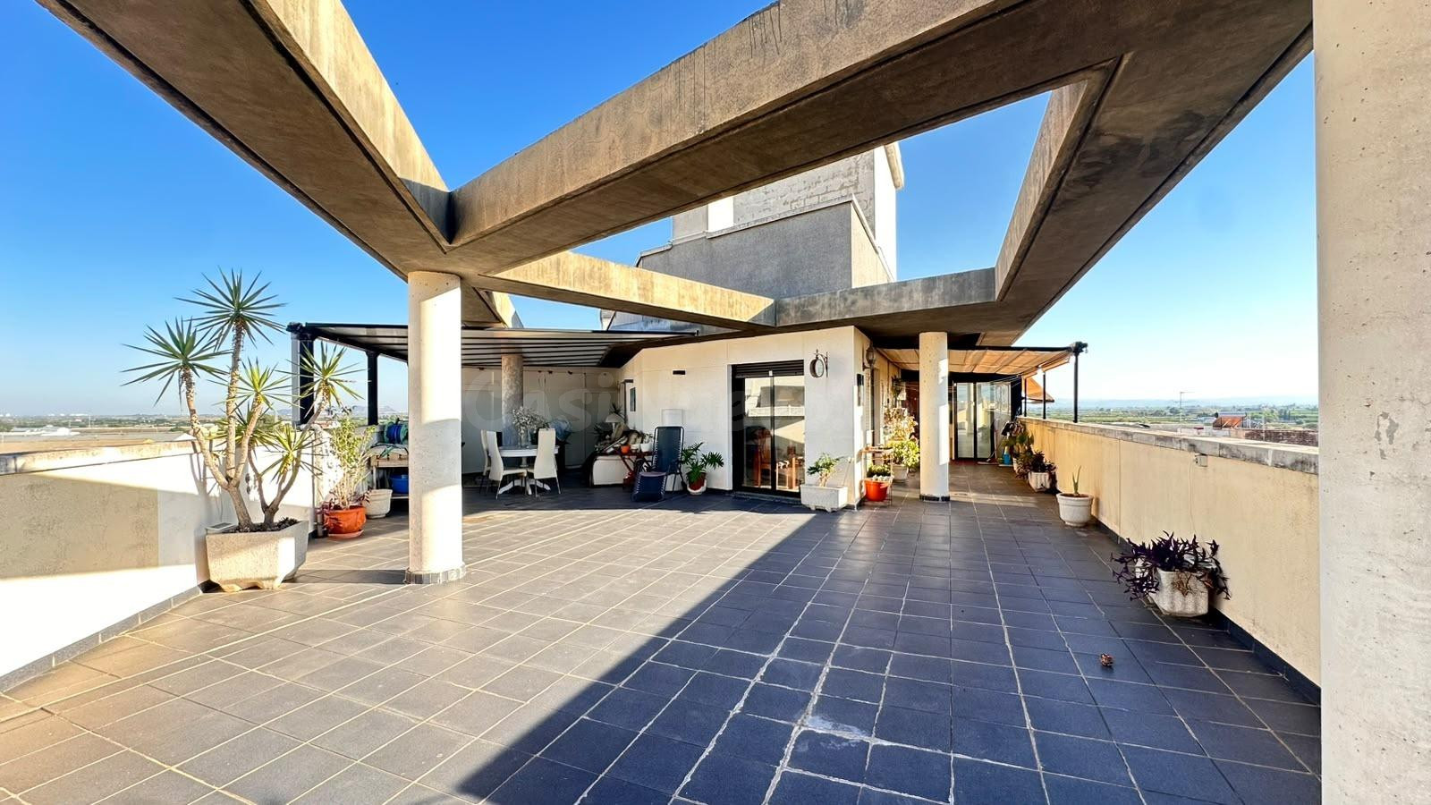 ÁTICO EXCLUSIVO EN VENTA EN BENIFAIÓ – 337 m2 Y TERRAZA DE M