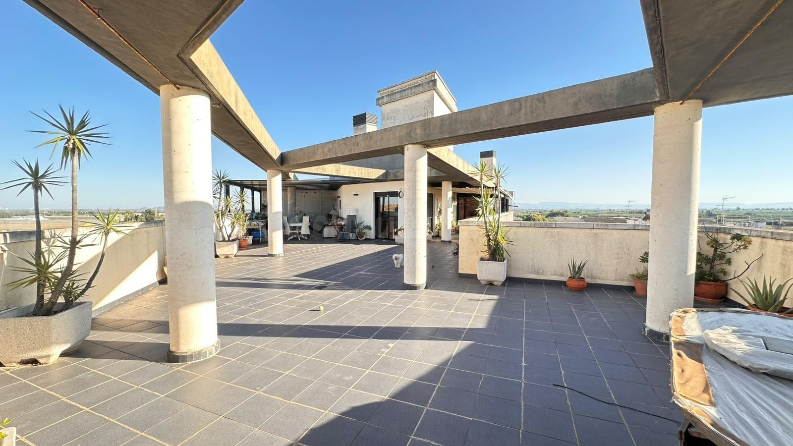 ÁTICO EXCLUSIVO EN VENTA EN BENIFAIÓ – 337 m2 Y TERRAZA DE M - foto 2