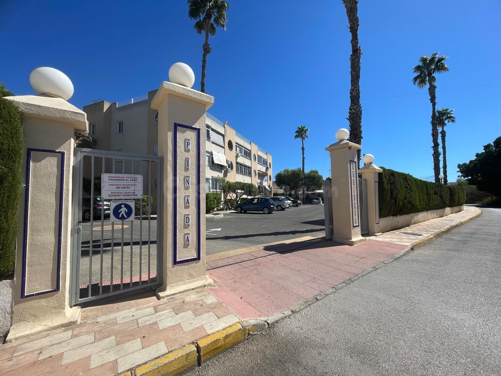 Apartamento reformado con vistas panorámicas a la Laguna de Torrevieja