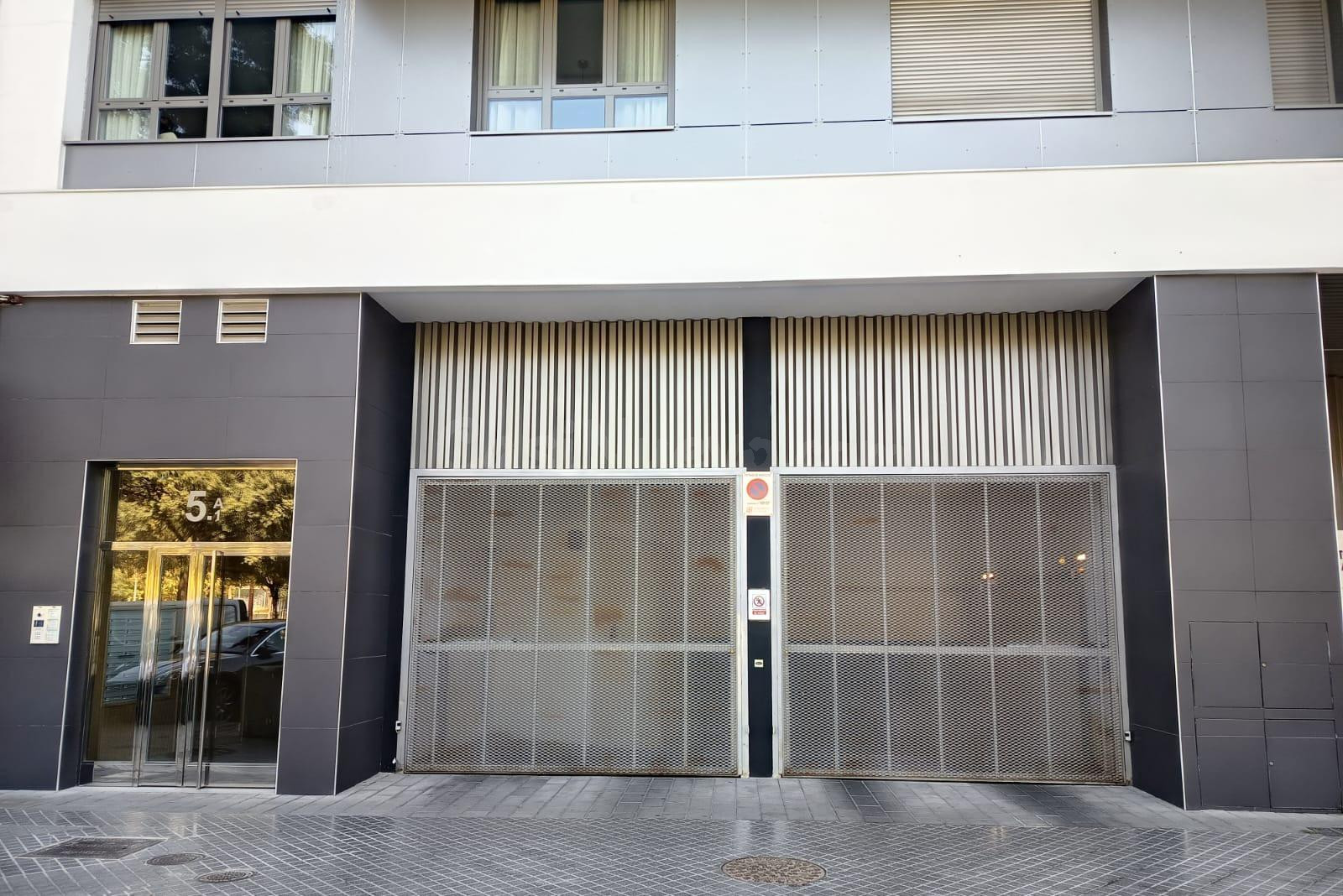 Garaje 15m² en alquiler - Vial Norte