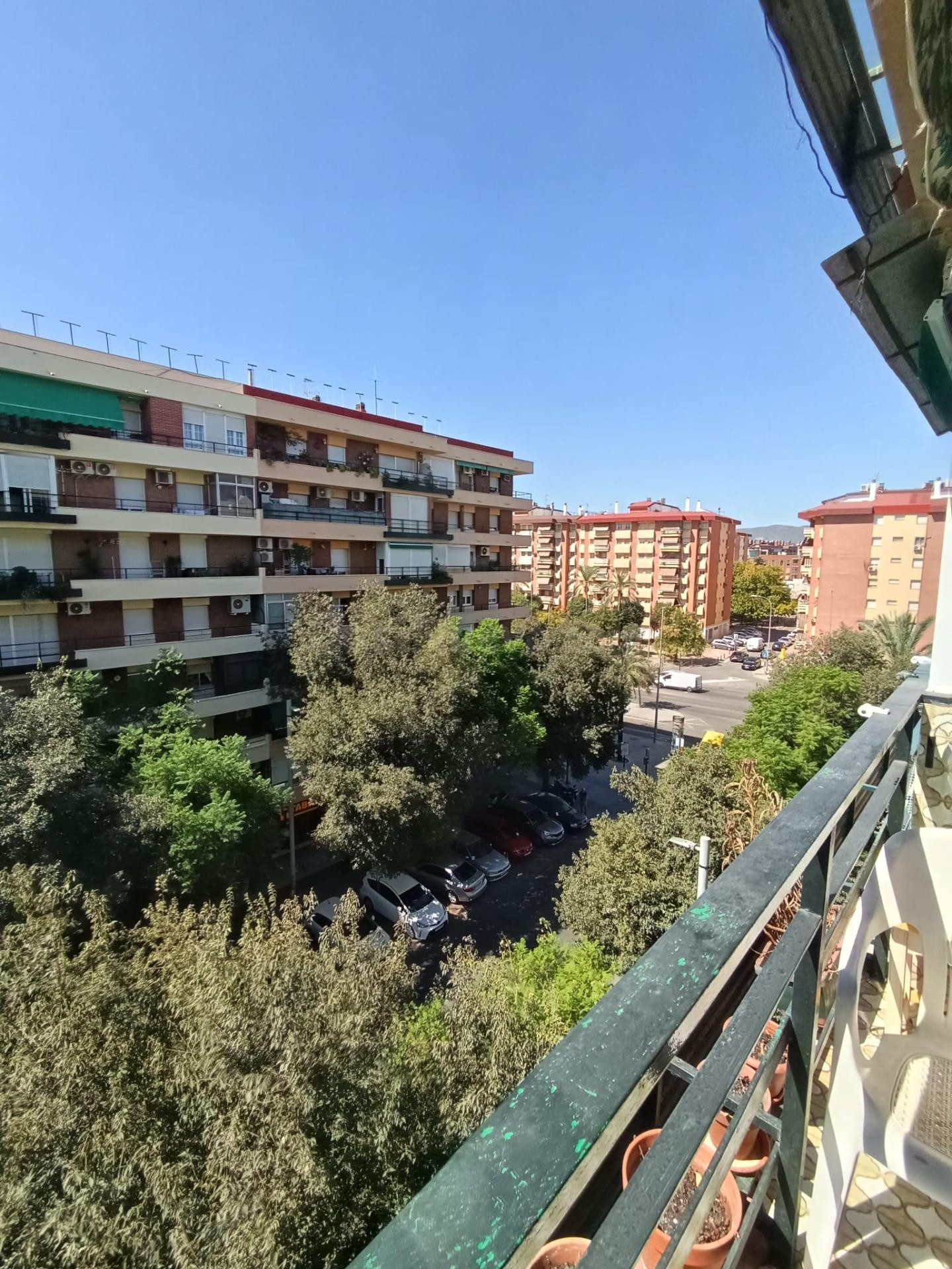 “110 m2 · 4 dormitorios · Terraza ·  balcón · Junto a universidades y Reina Sofía”