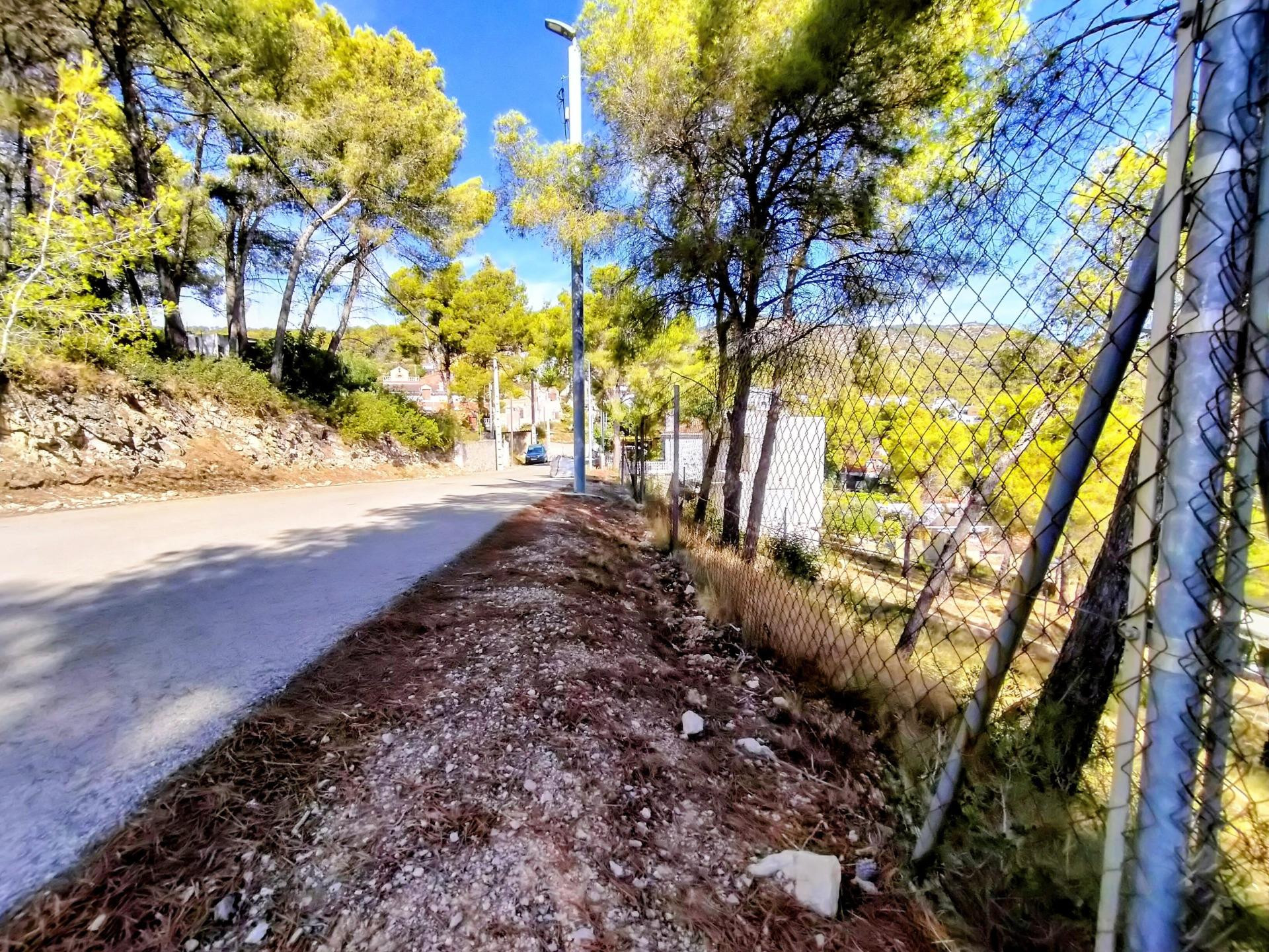 Parcela en venta en Canyelles - foto 2