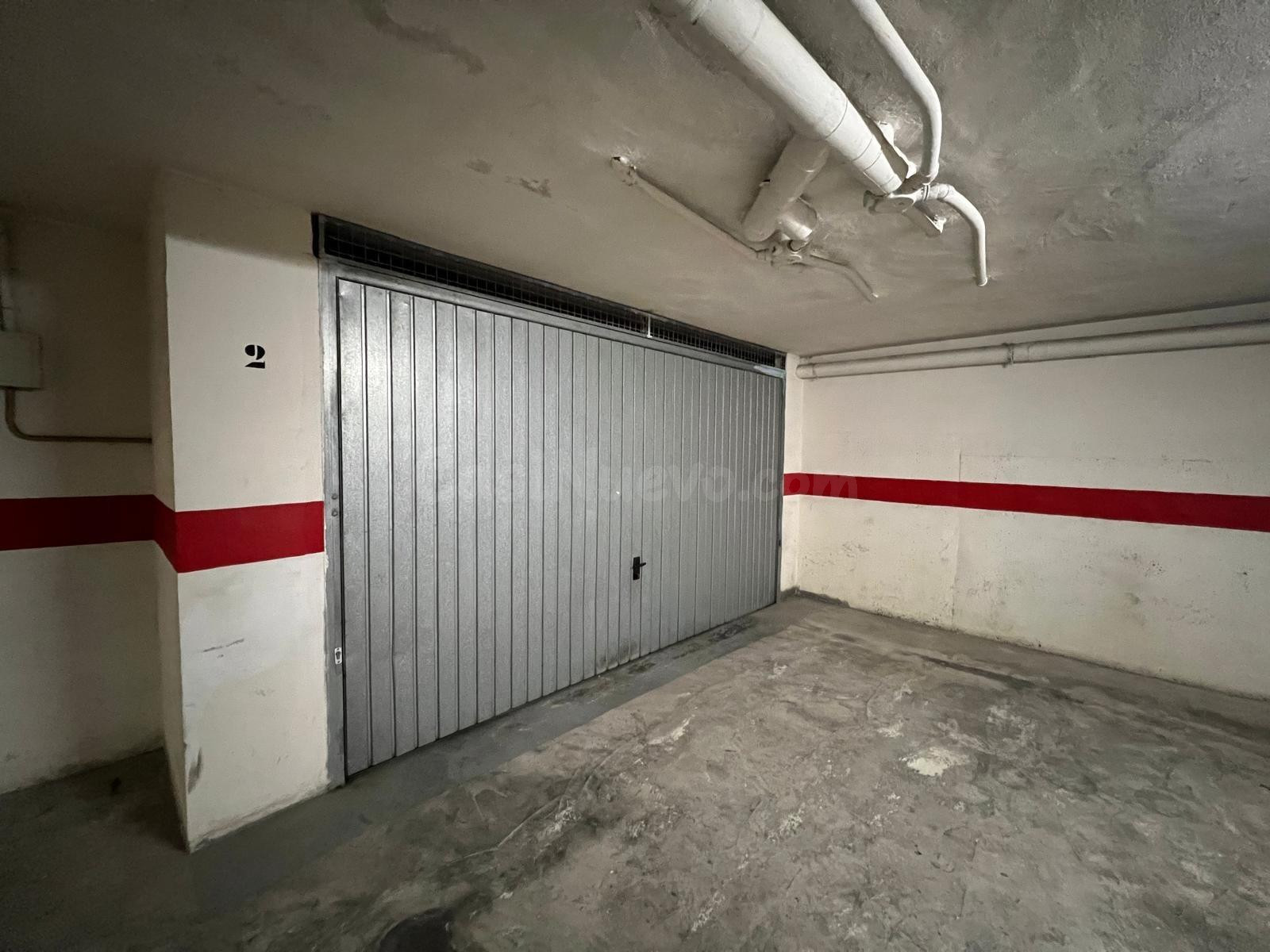 Amplia plaza de garaje de 33 m2 a solo 150 metros del mar