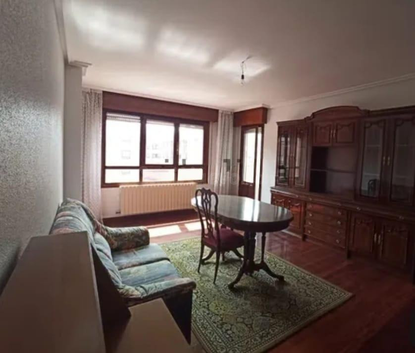 PISO CÉNTRICO EN VENTA EN MEDINA DE POMAR – CERCA DE  LA PLA - foto 2