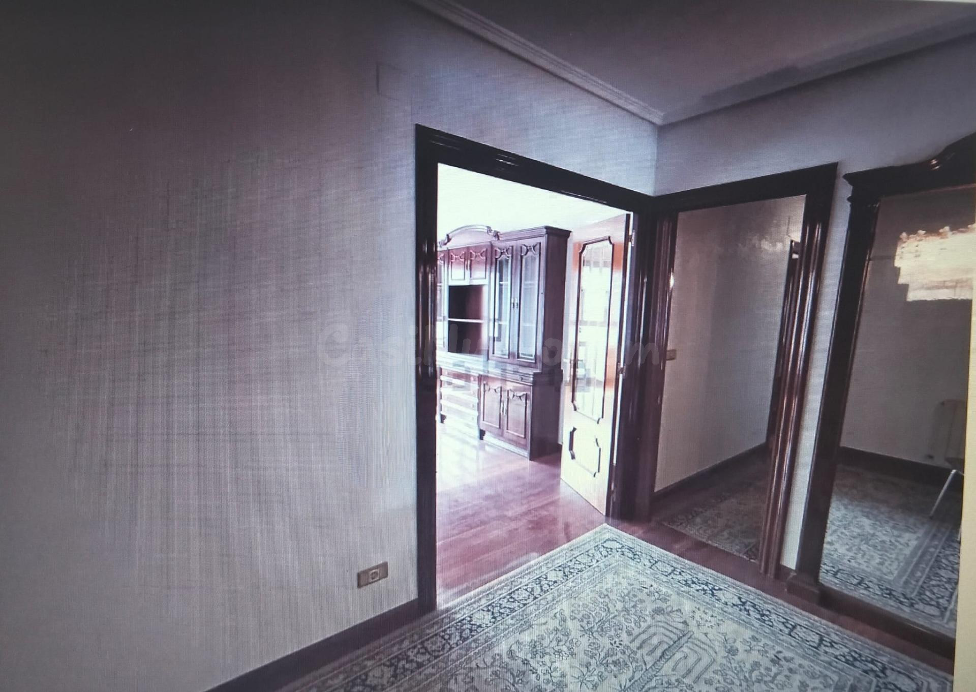 PISO CÉNTRICO EN VENTA EN MEDINA DE POMAR – CERCA DE  LA PLA - foto 3