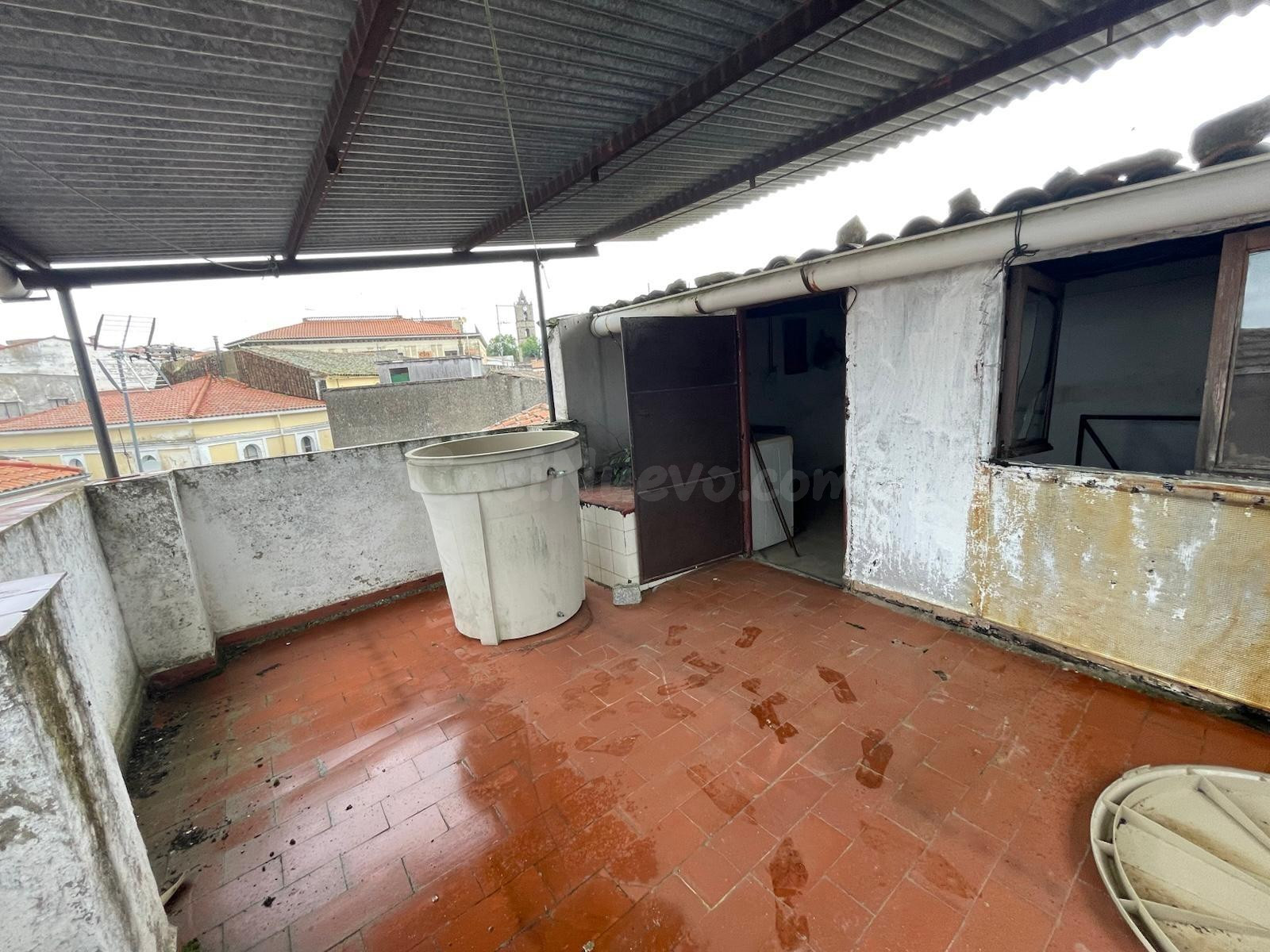 EDIFICIO EN VENTA EN EL CENTRO DE MONTÁNCHEZ