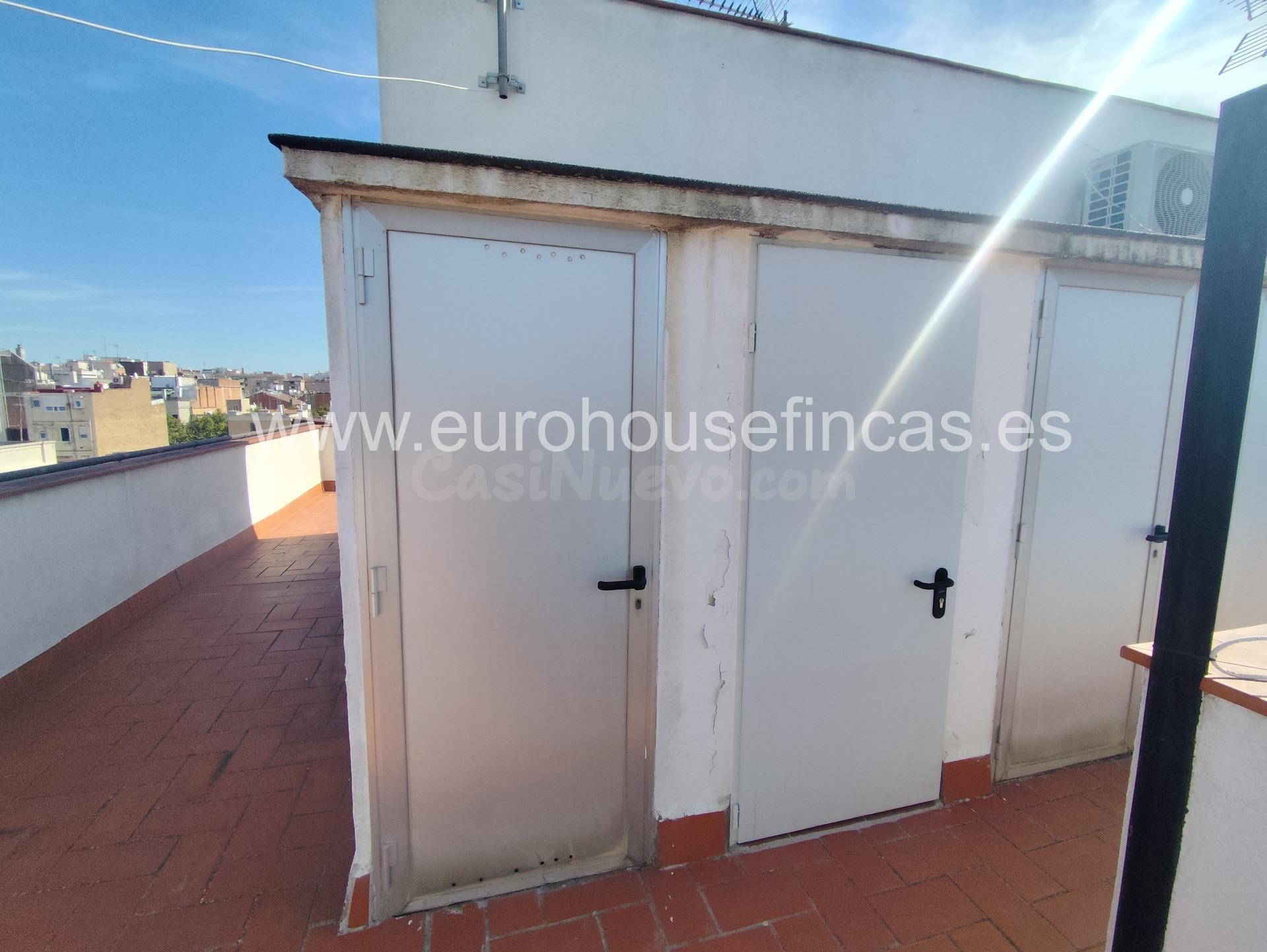 Ático cerca de Plaça del Centre - foto 3