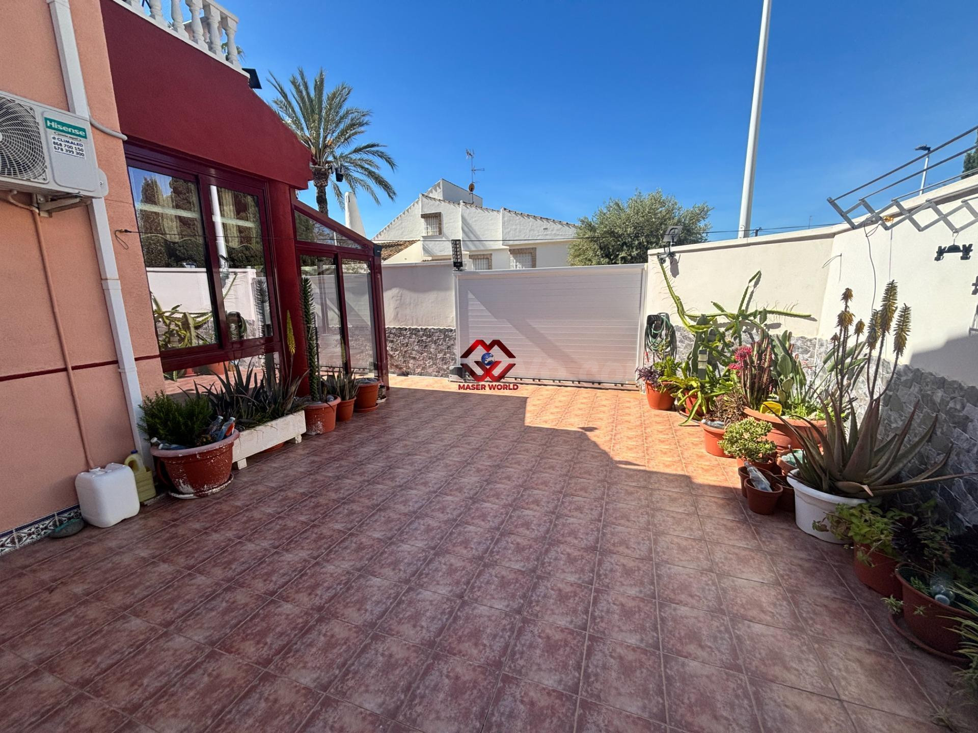 Innovación, eficiencia y confort en un exclusivo chalet de esquina en la Costa Cálida