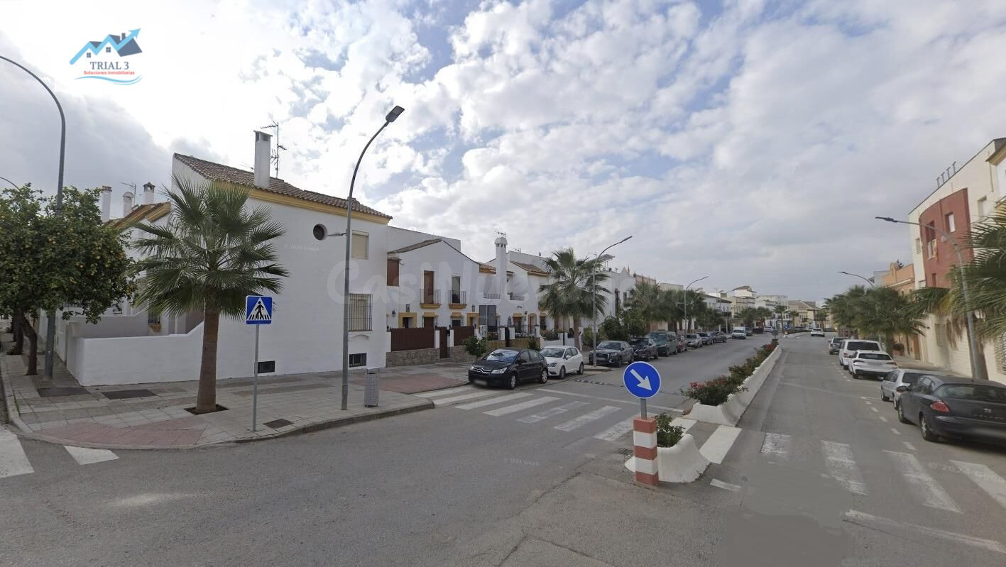 Venta adosado en San José del Valle (Cádiz) - foto 2