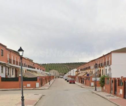 ADOSADO EN VILLANUEVA DE LA REINA