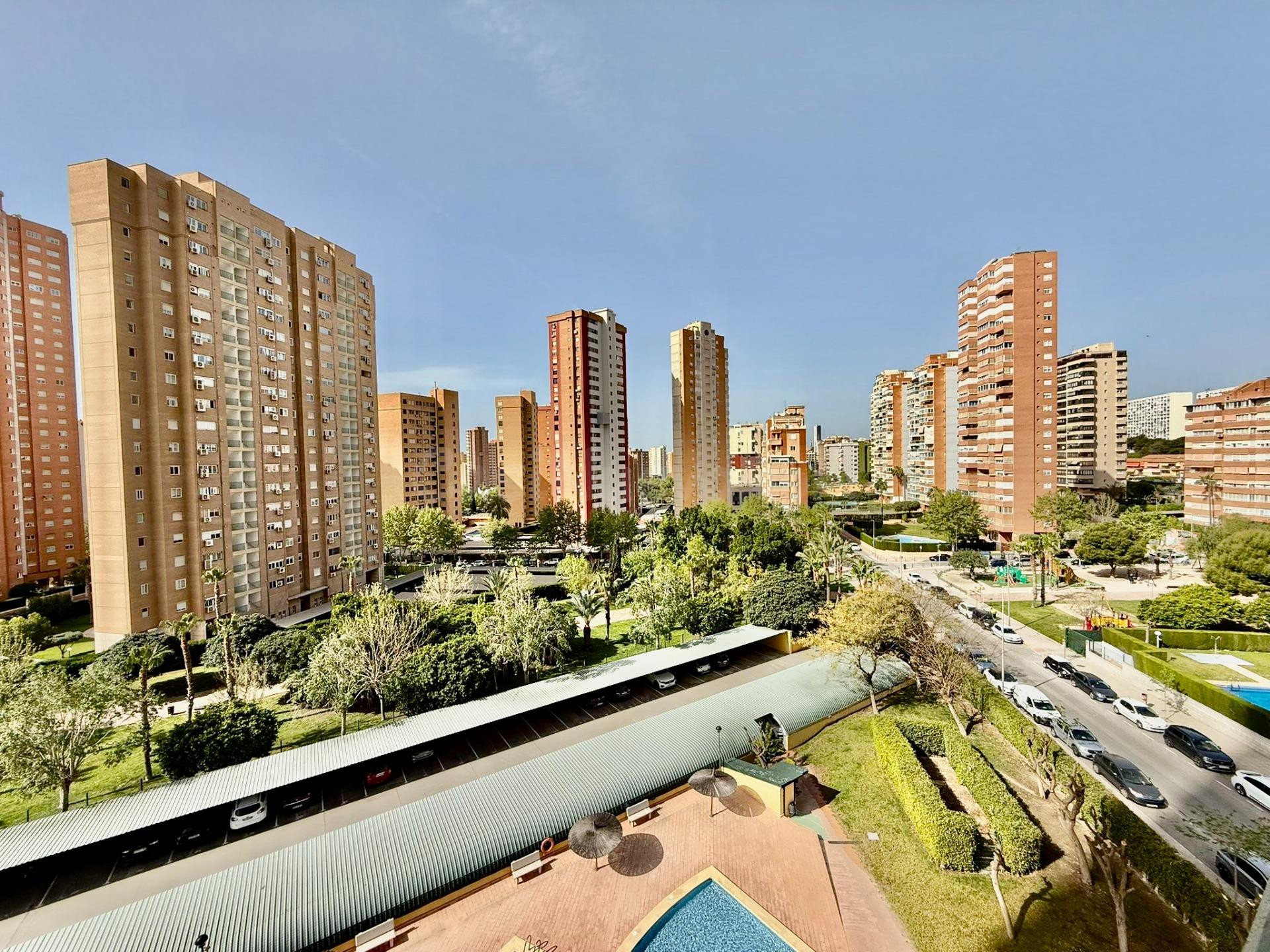 AMPLIO APARTAMENTO CON VISTAS PANORÁMICAS EN NUEVOS JUZGADOS