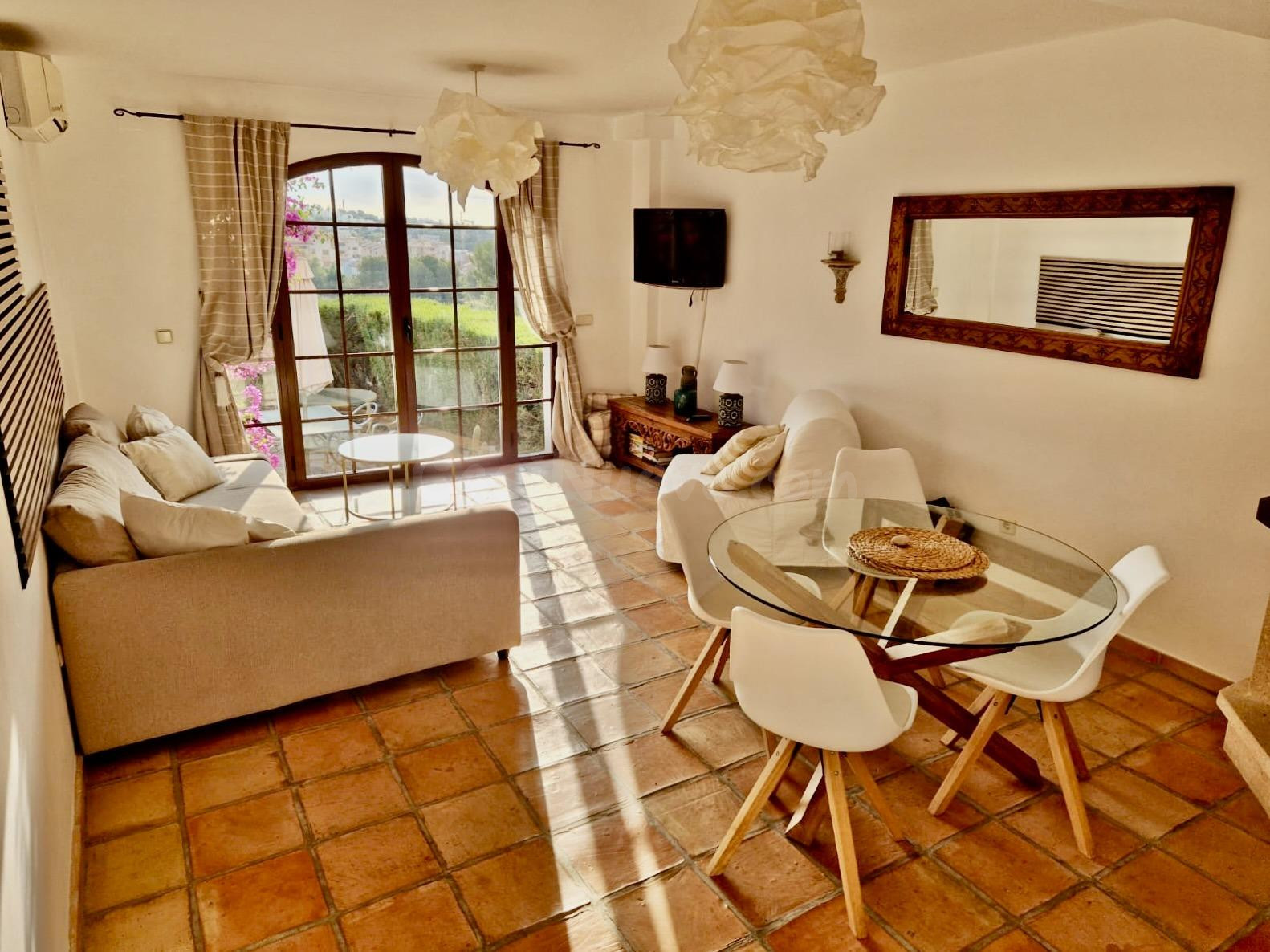 EXCLUSIVO ADOSADO EN GOLF BAHÍA, FINESTRAT, CON PISCINA, TERRAZA Y VISTAS DESPEJADAS
