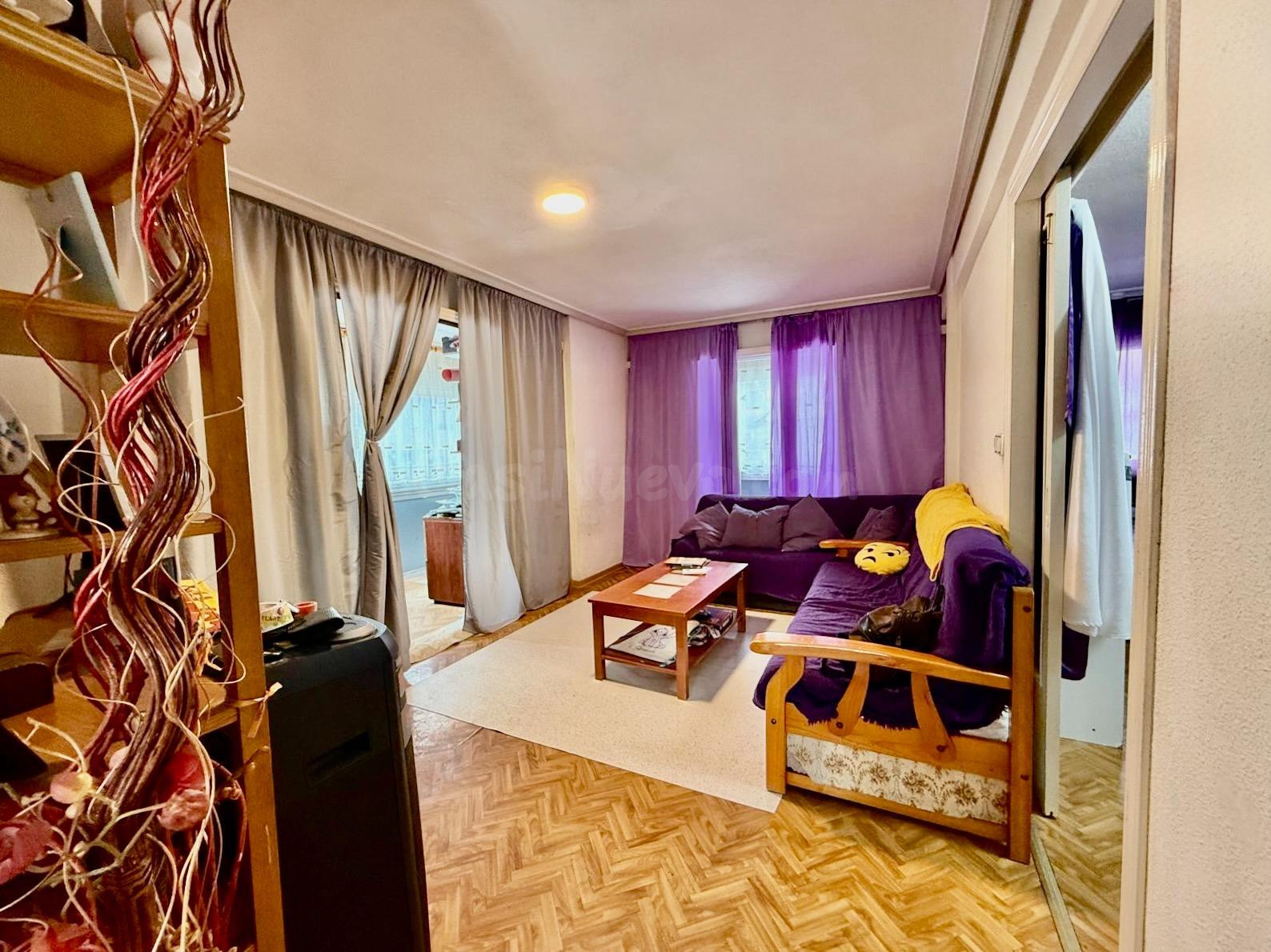 PISO DE 2+1 DORMITORIOS CON TERRAZA, PARKING COMUNITARIO Y EXCELENTE UBICACIÓN EN BENIDORM