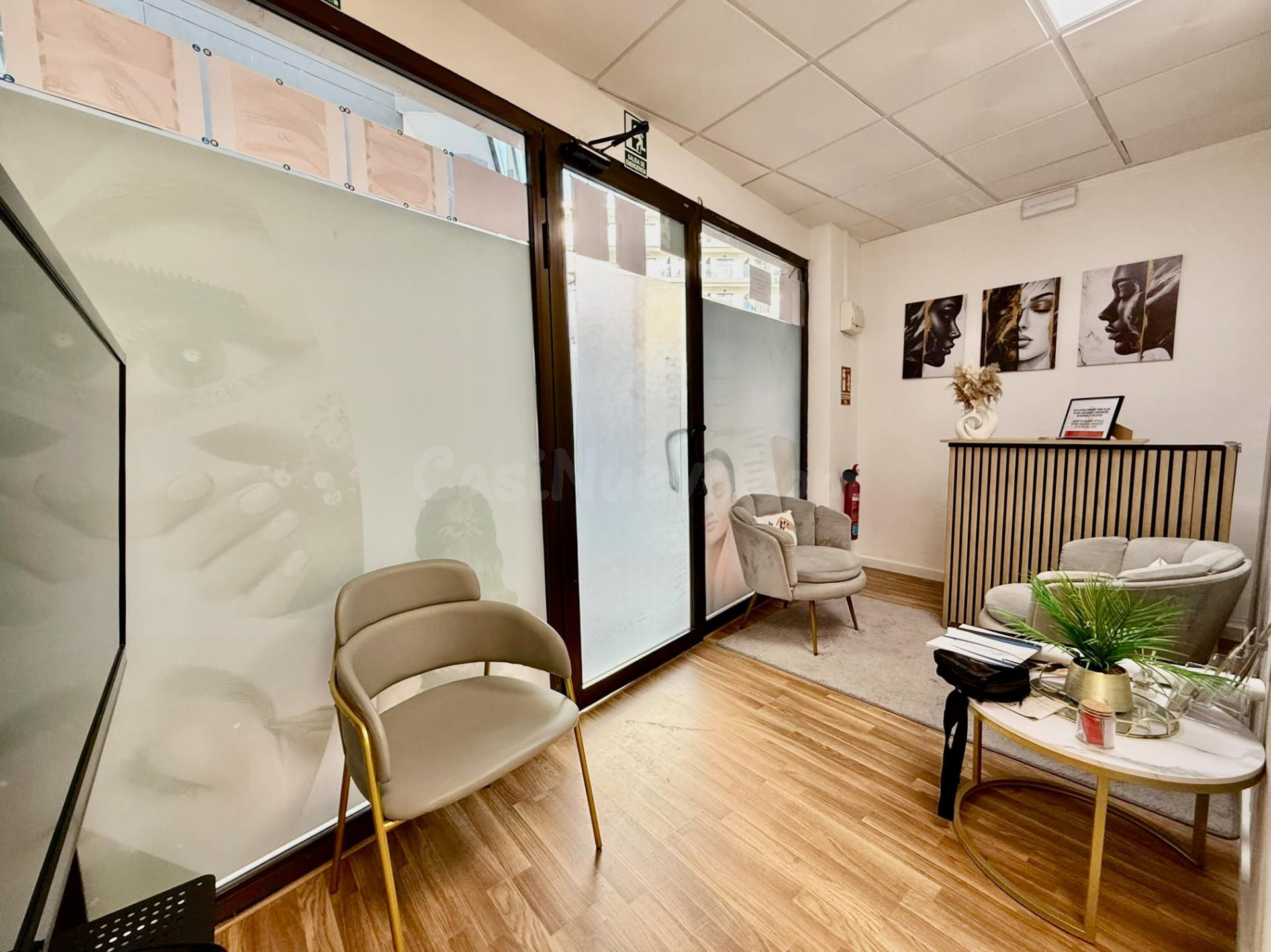CENTRO MÉDICO ESTÉTICO CON LICENCIA Y 5 CABINAS EN CENTRO-PLAYA BENIDORM