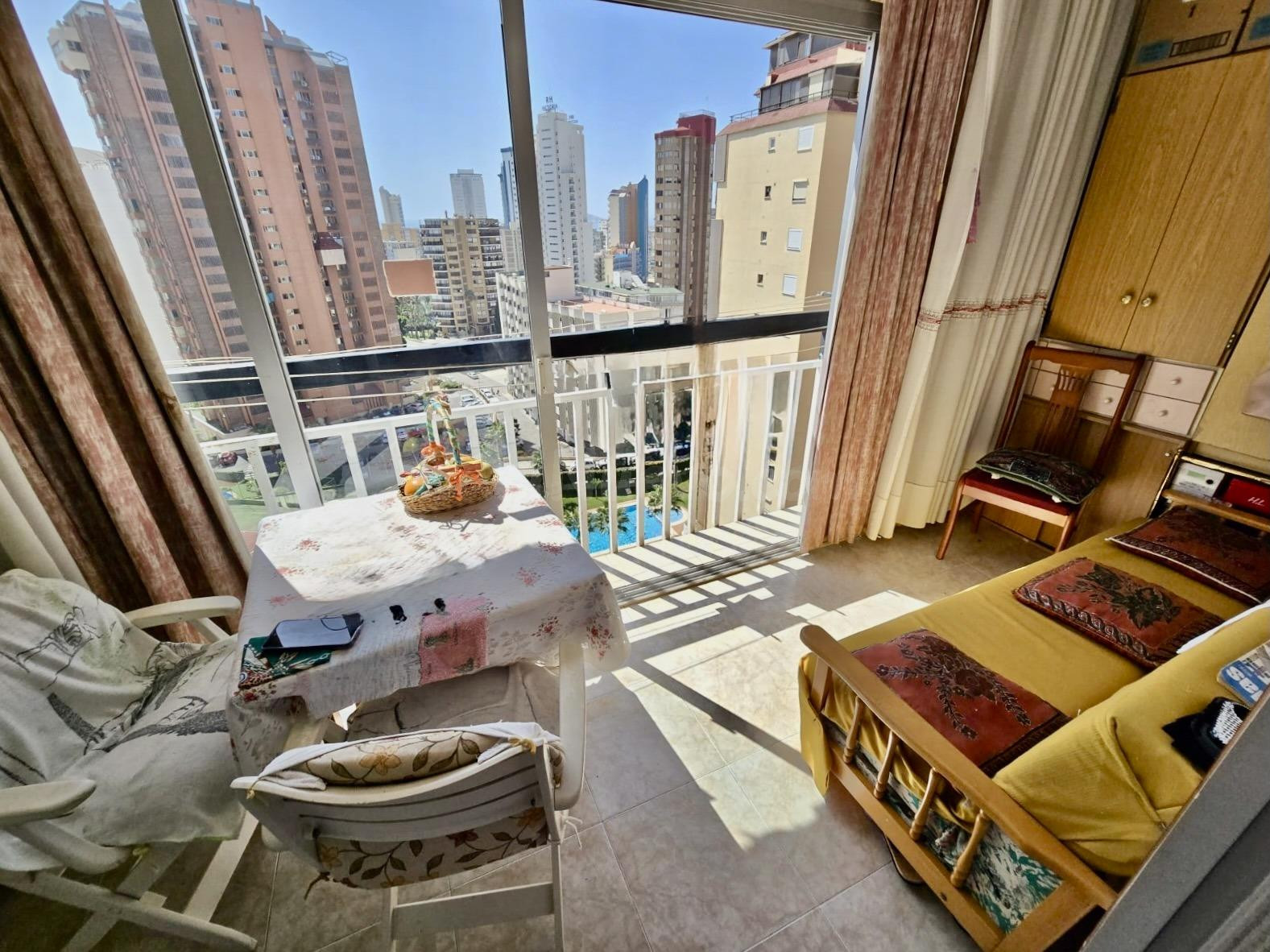 ¡OPORTUNIDAD! APARTAMENTO DE 2 DORMITORIOS (1+1) EN LEVANTE A POCOS MINUTOS DE LA PLAYA