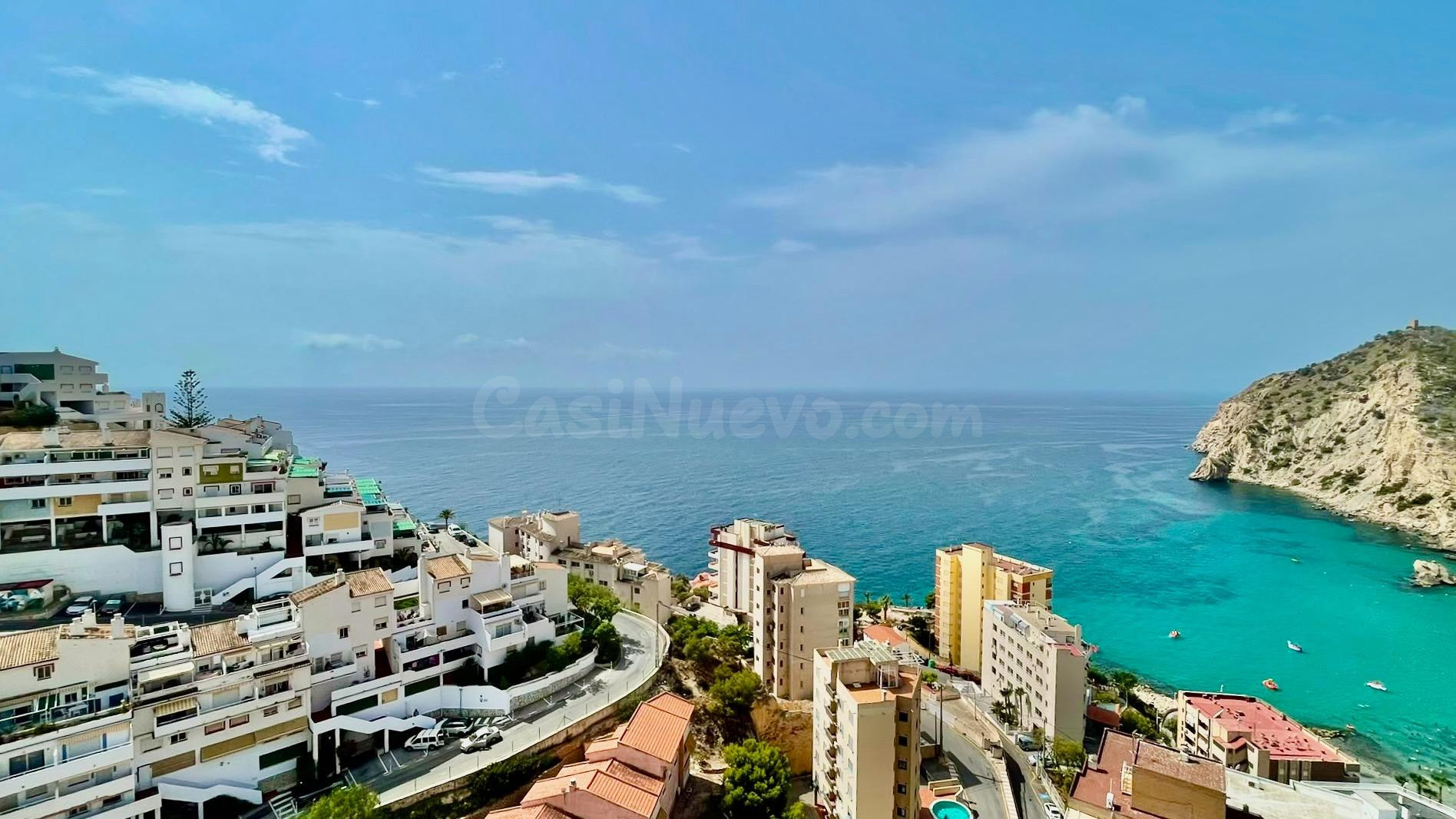 EXCLUSIVO ÁTICO CON VISTAS PANORÁMICAS AL MAR EN LA CALA DE BENIDORM